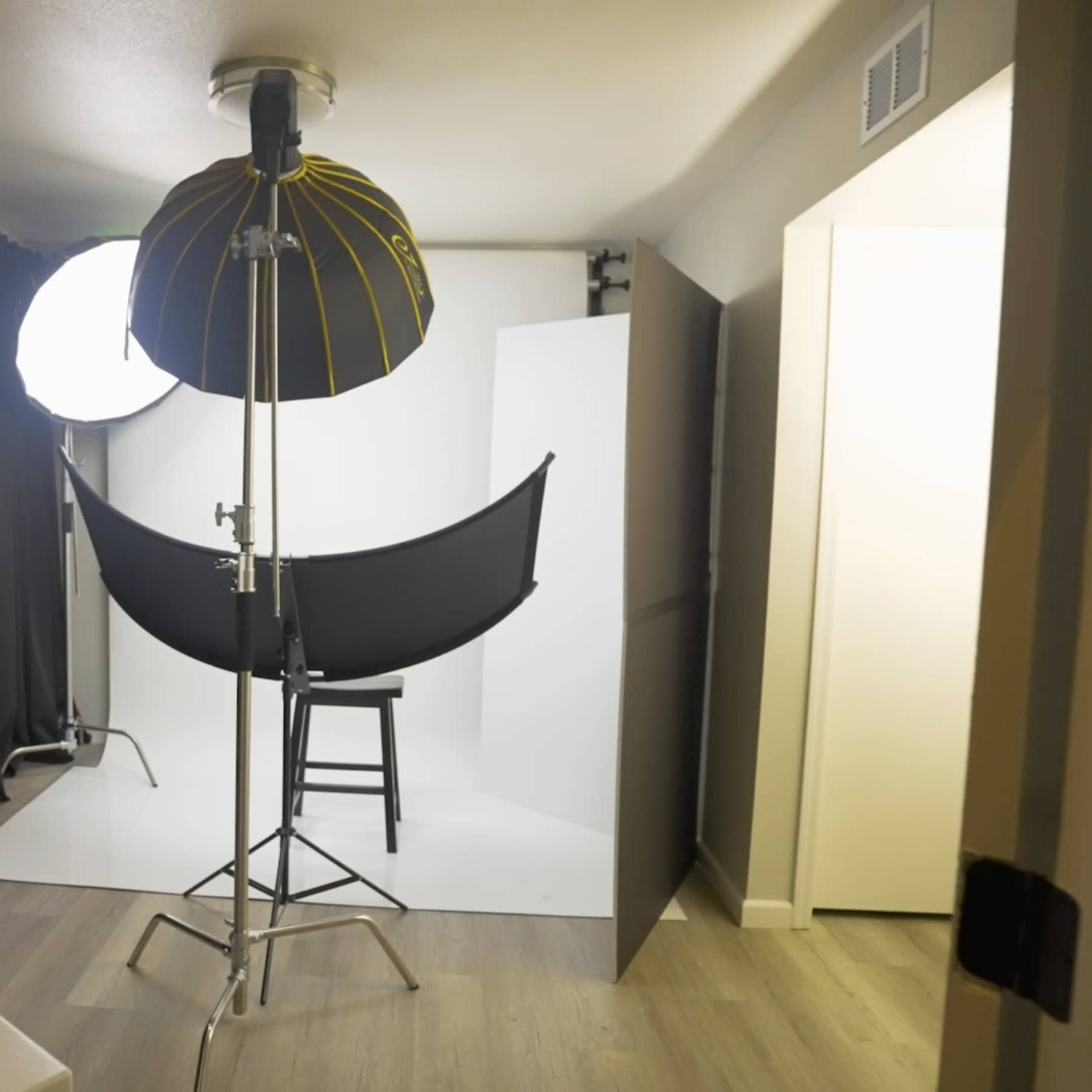 "Cozy In-Home Studio Near Tempe Town Lake with Modern Amenities" Image in Tempe, Tempe, AZ