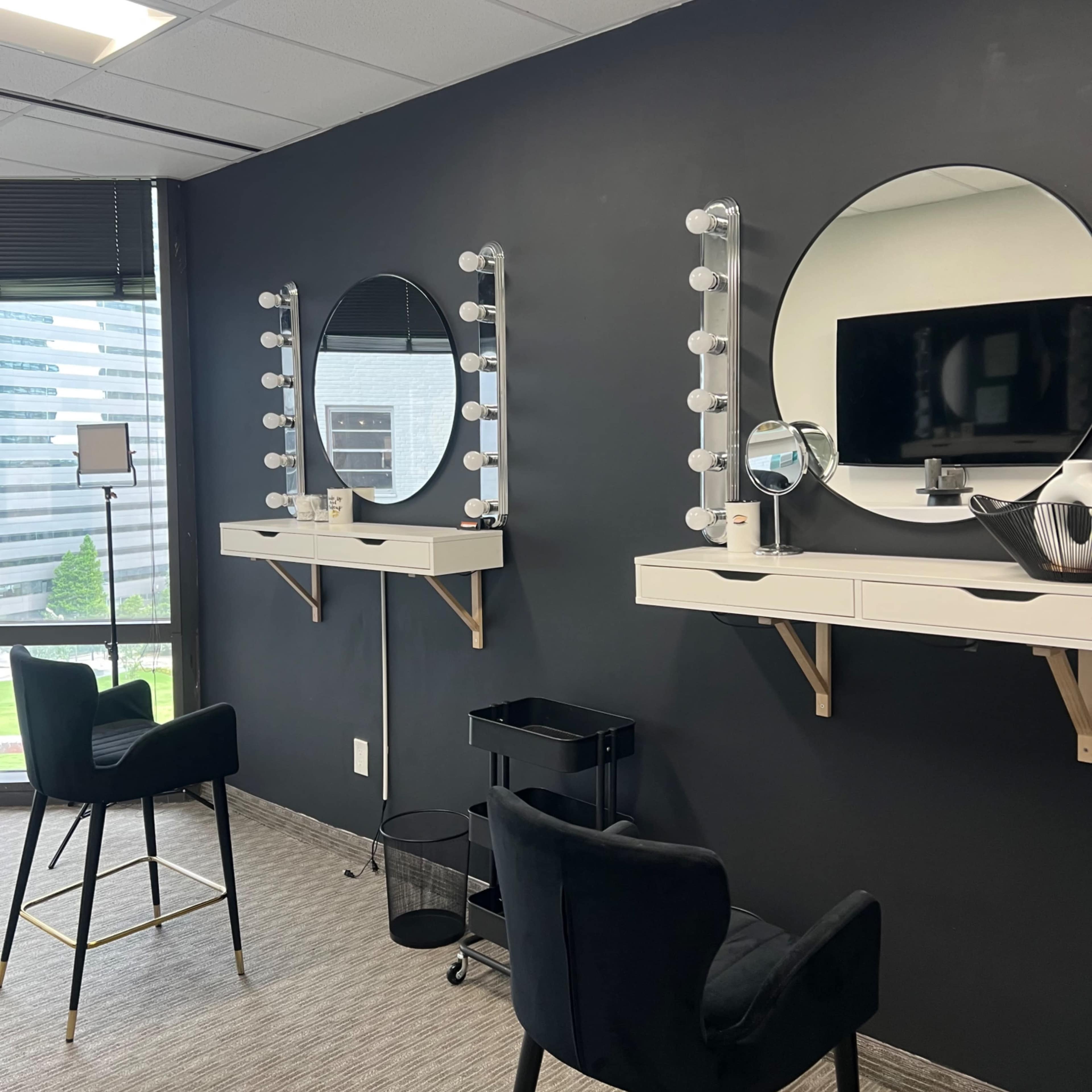 Downtown Chic Makeup Content Studio Image in Dallas Downtown Historic District, Dallas, TX