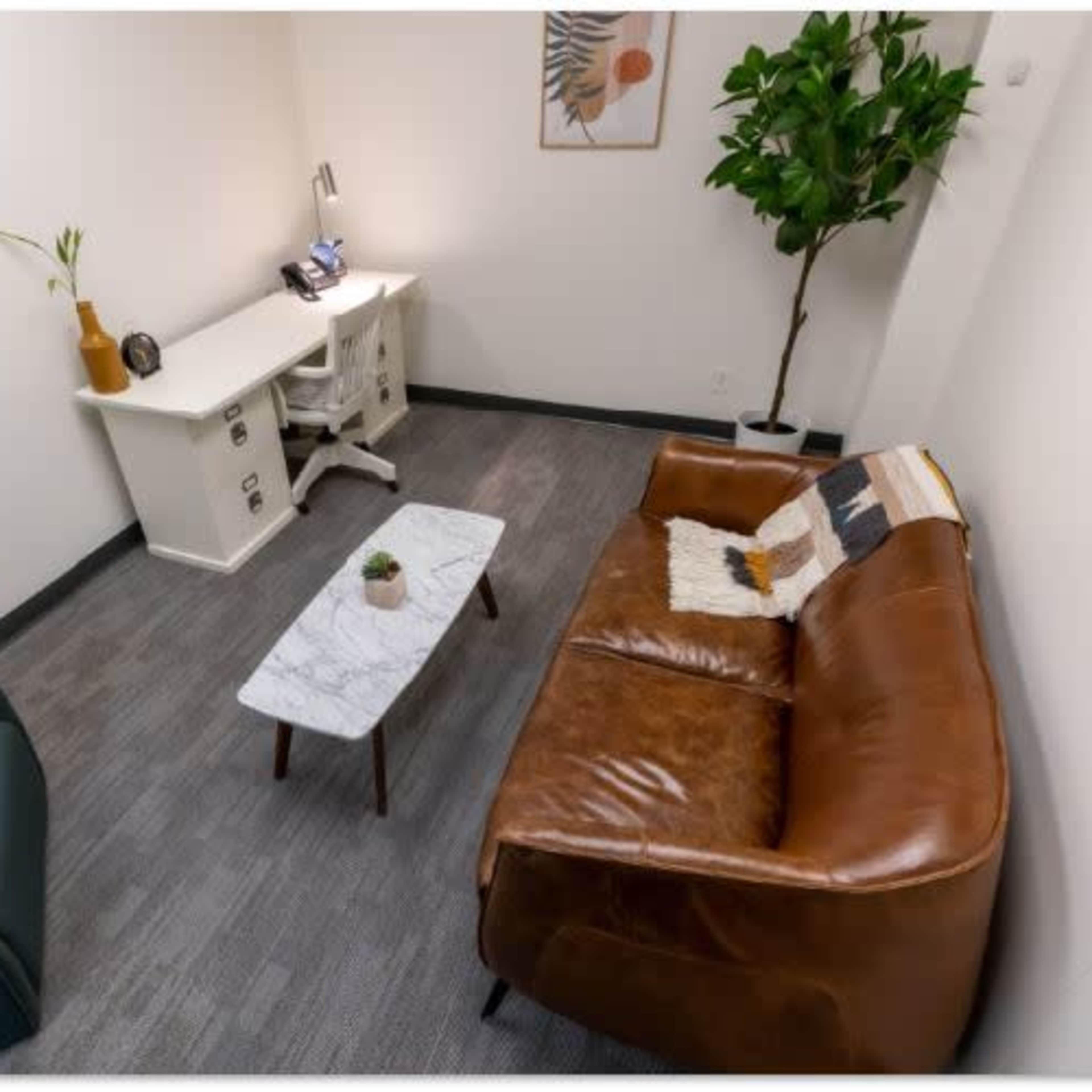 Meeting room - Office for up to 4 people Image in South Vancouver, Vancouver, BC