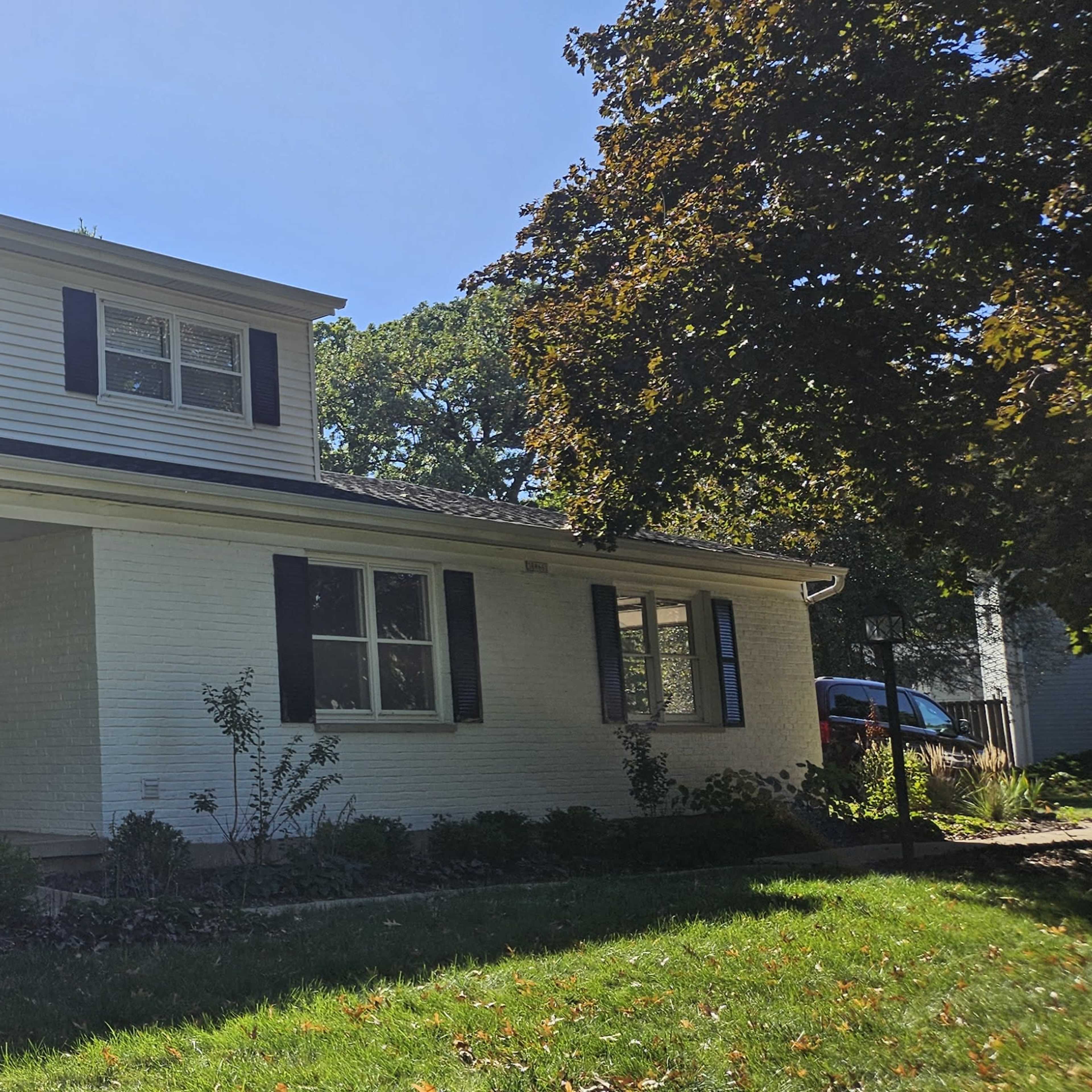 Great House with a great kitchen and backyard for filming Image in St Charles Township, St. Charles, IL