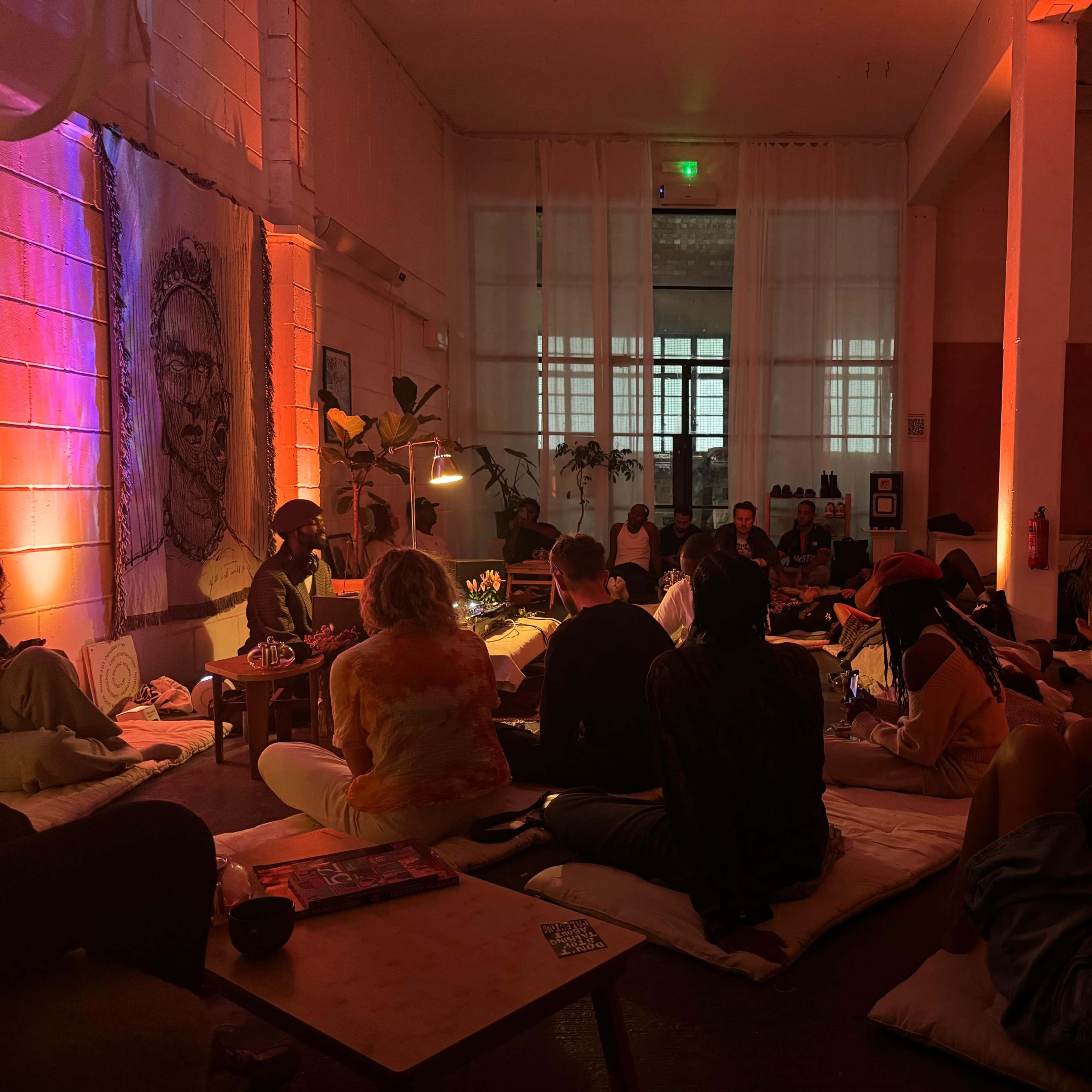 Creative Space with High Ceilings and Large Windows Image in London, London, England