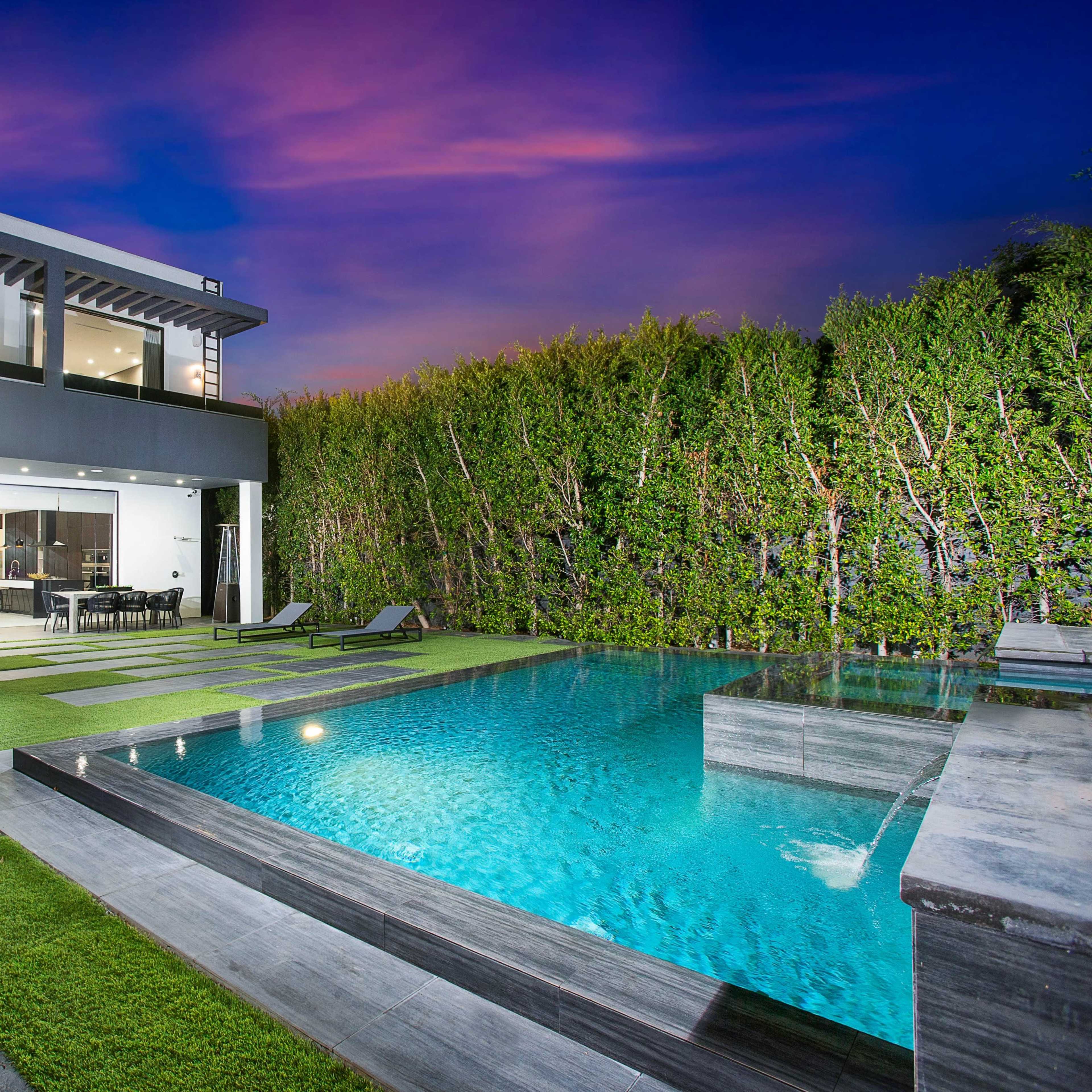 Meticulously Designed Melrose Estate w/ World-Class Amenities Image in Central LA, Los Angeles, CA