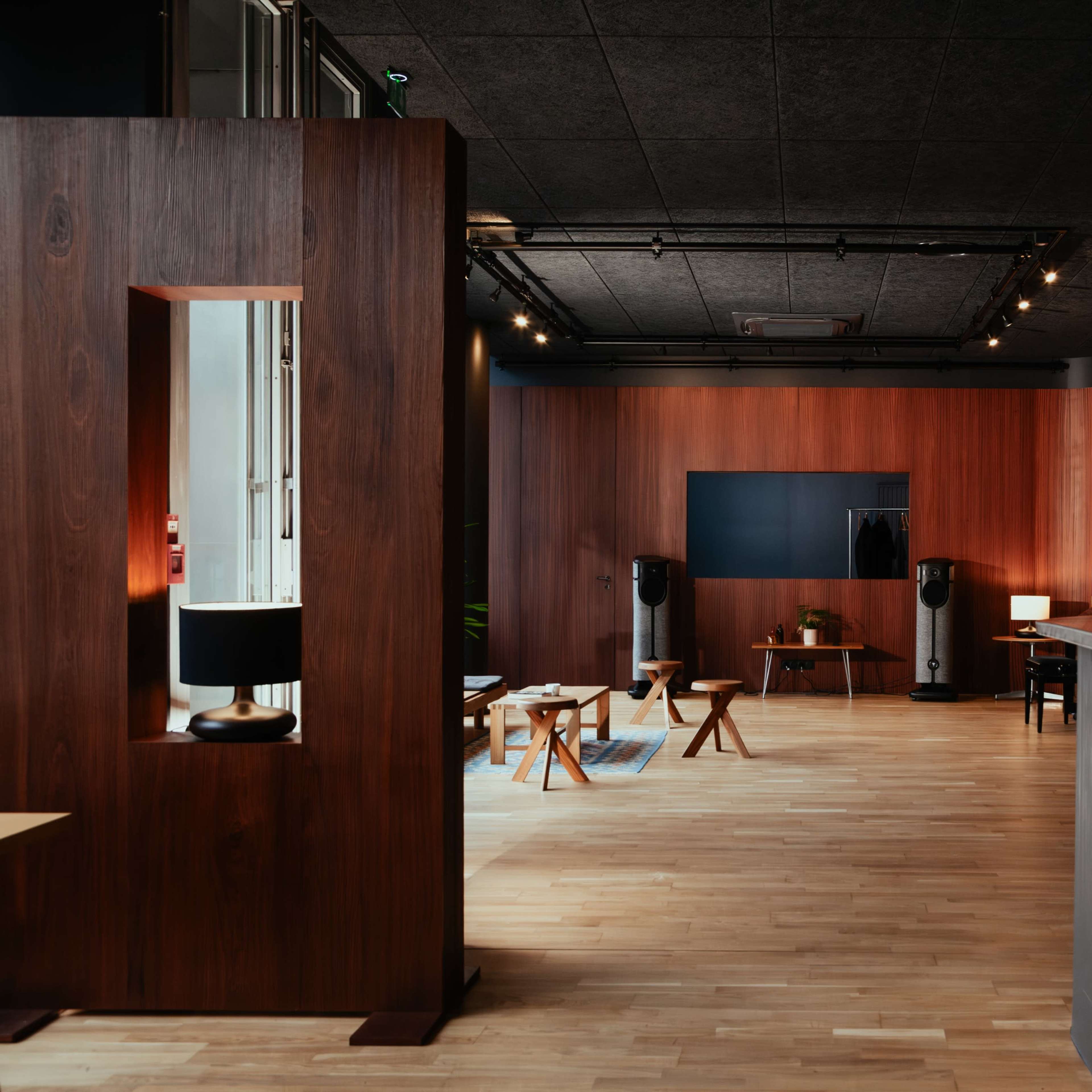 ⚡️FÉVRIER : OFFRE -20% ⚡️150m² près de Montmartre avec studio image et espace event Image dans , Paris, Île-de-France