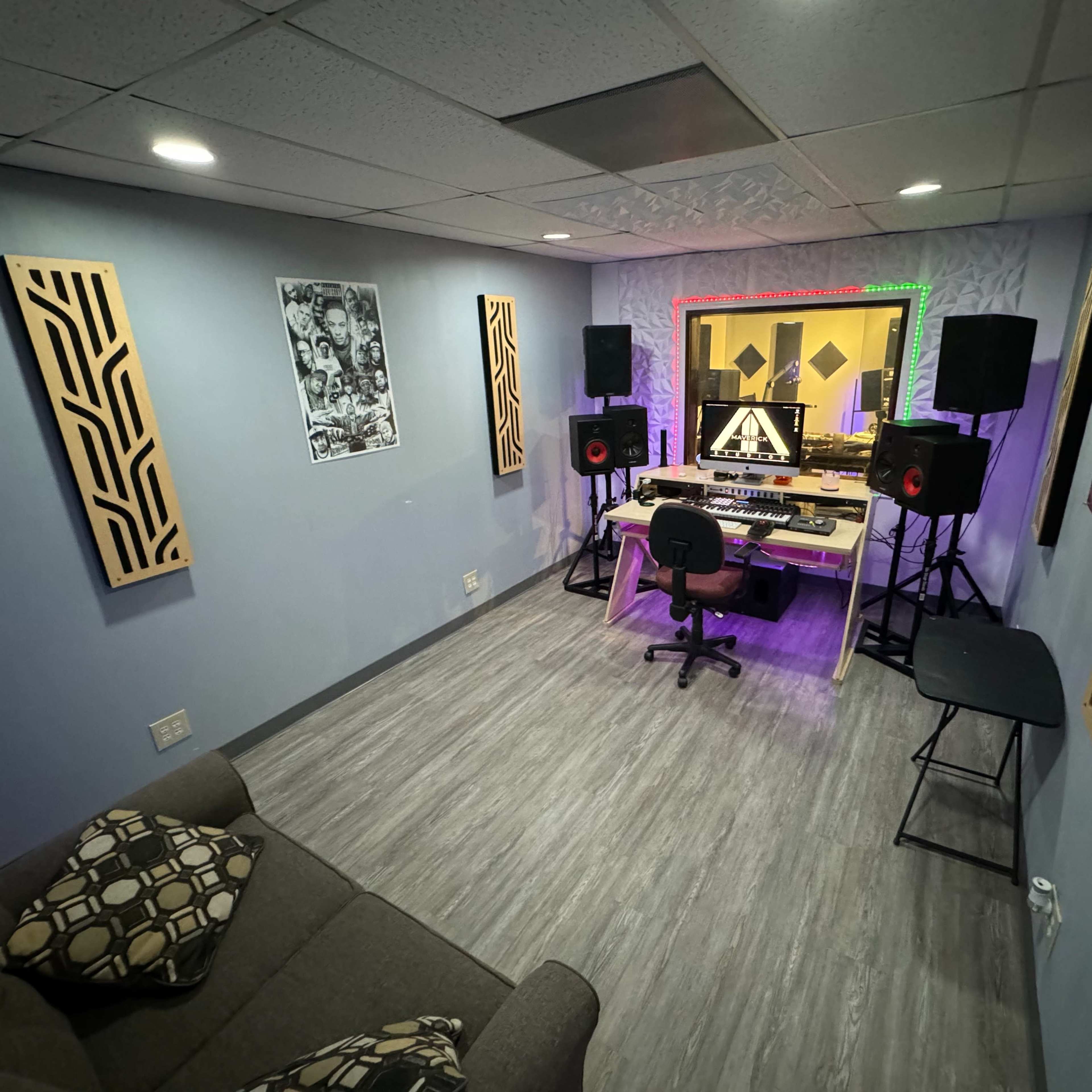 Antelope Valley Recording studio with Podcast room Image in Lancaster, Lancaster, CA