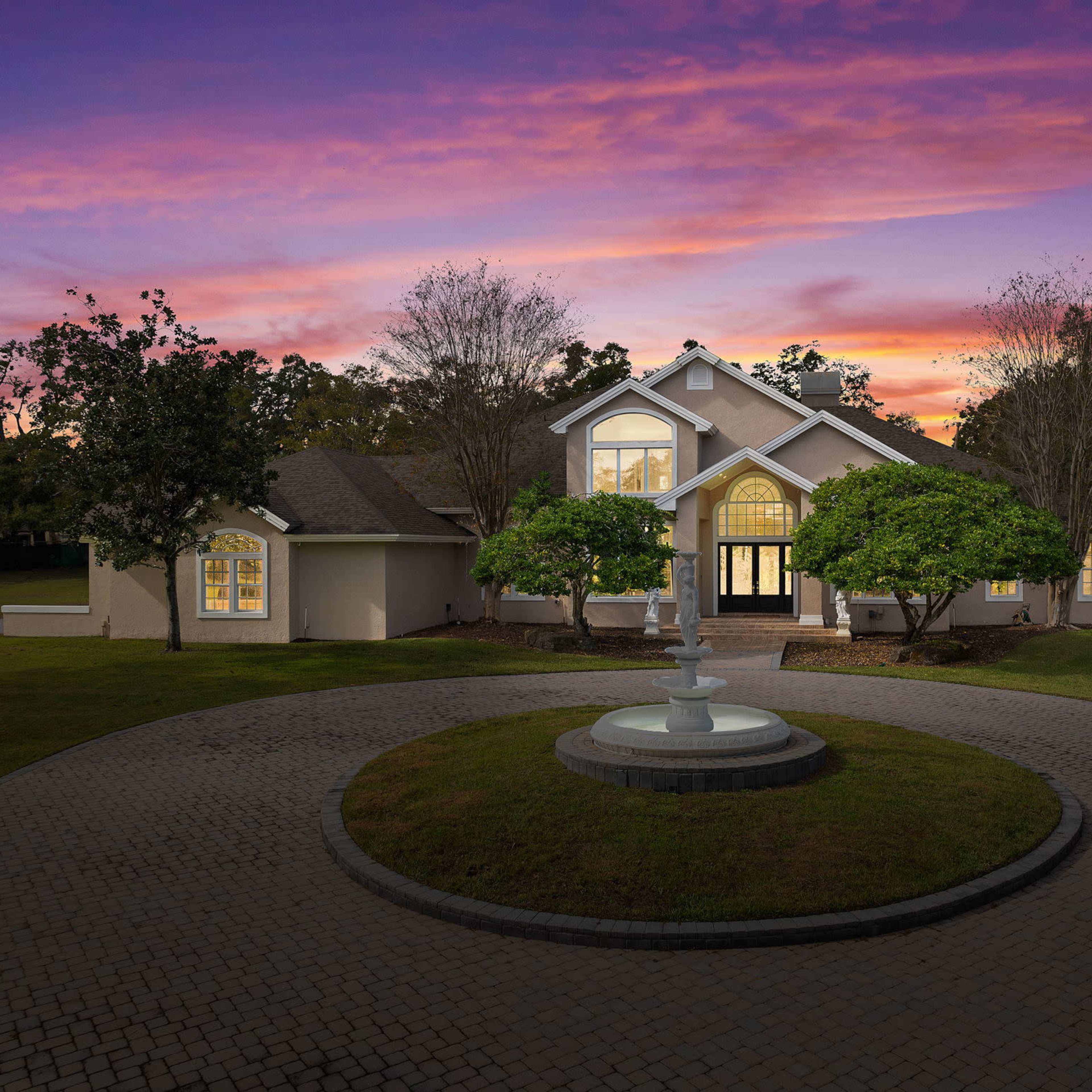 Modern Upscale Retreat: Photogenic Estate with Helipad, 3+ Acres on Little Wekiva River, Wildlife, and Gated Privacy Image in , Altamonte Springs, FL