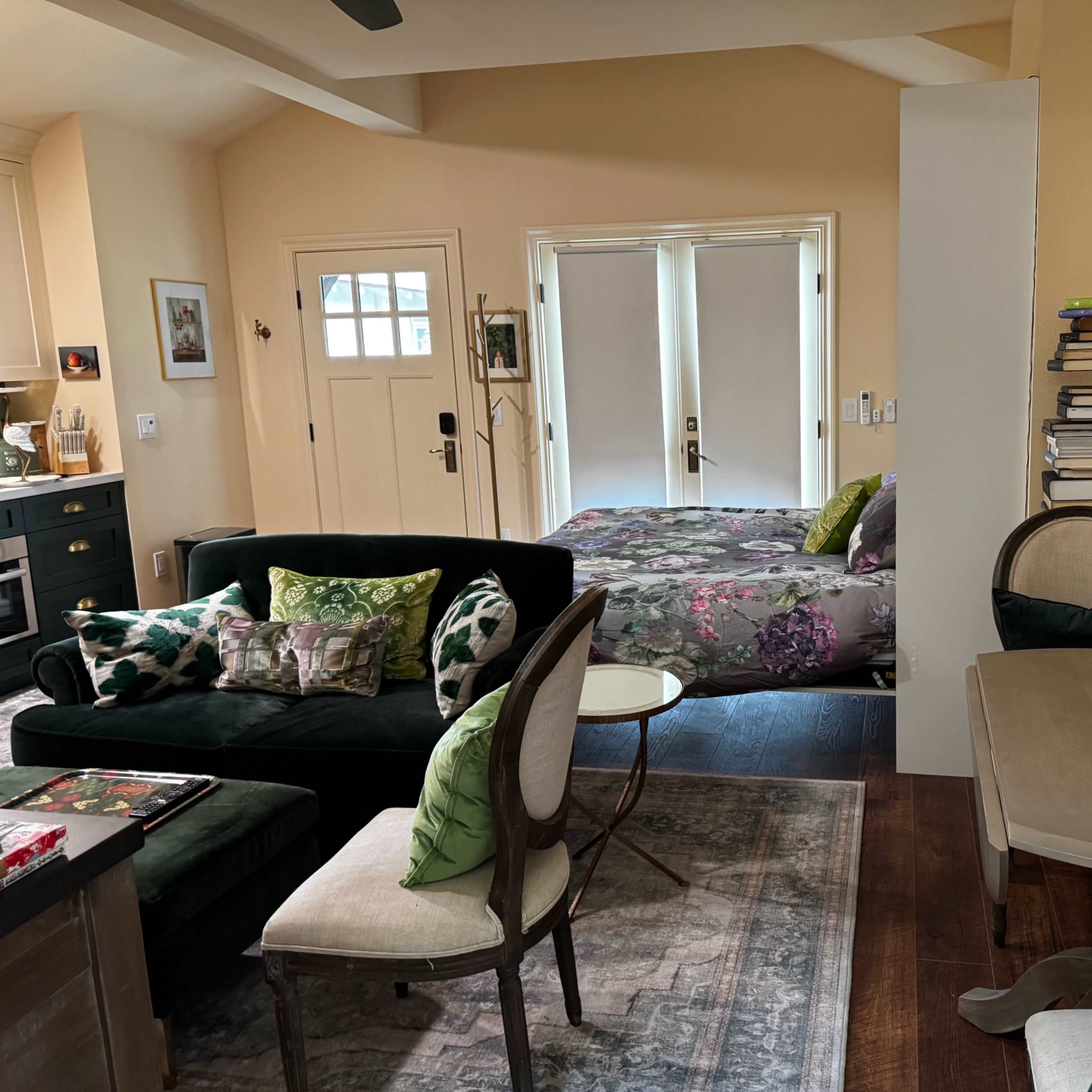 Village Studio apartment easy walk to 5C's and Village Image in Claremont, Claremont, CA