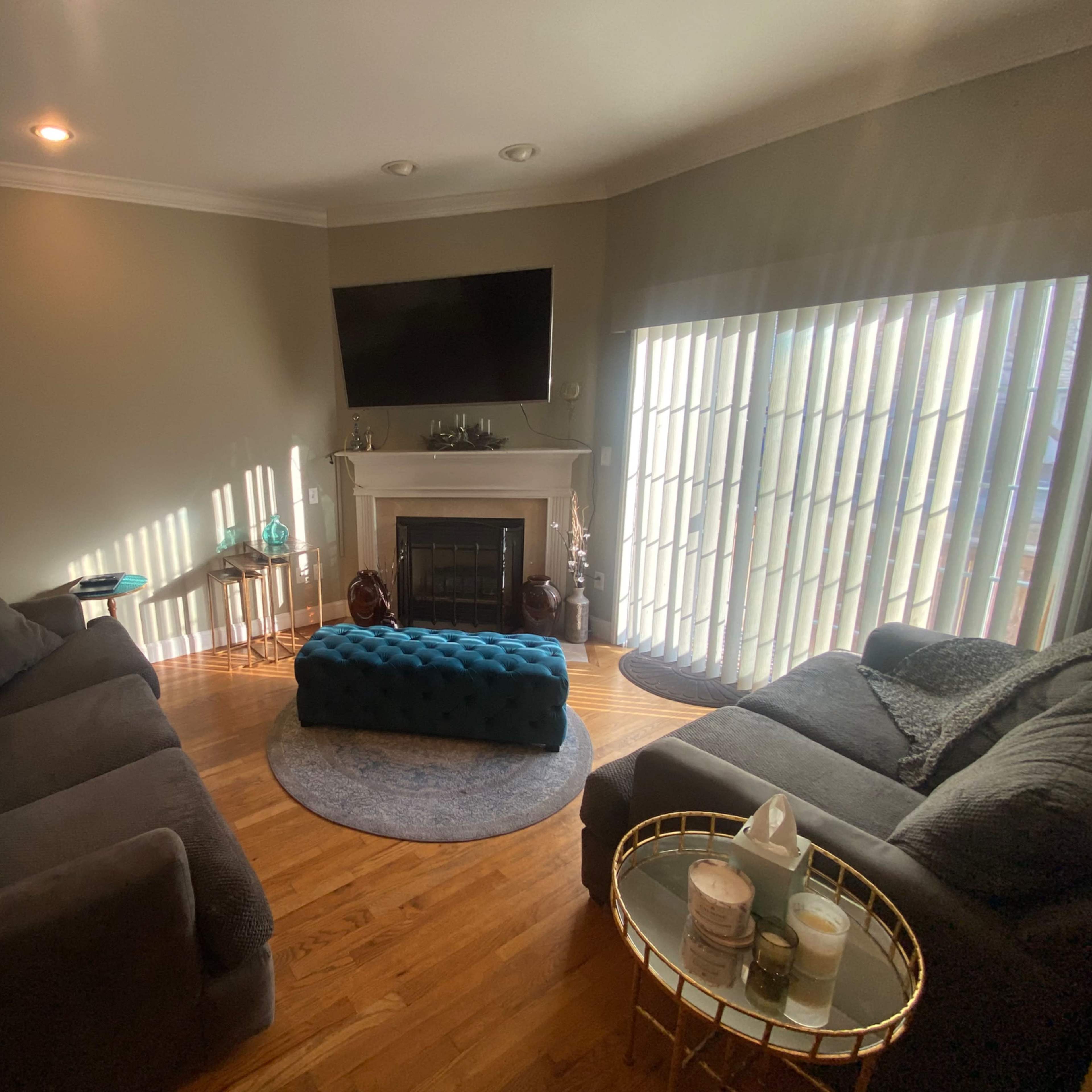 Suburban luxury townhome, walking distance to lake Image in Danbury, Danbury, CT