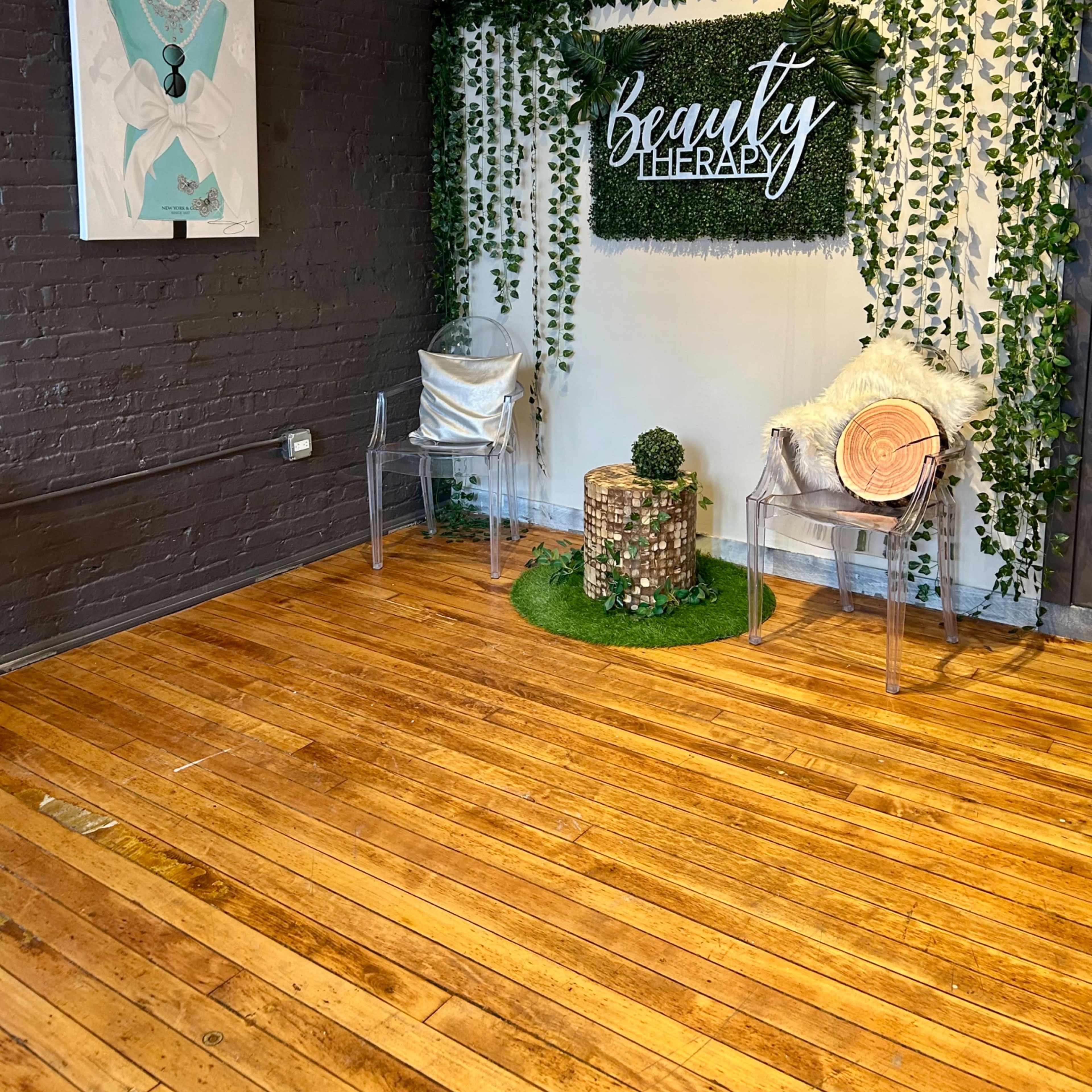 Downtown Lofty Beauty Space Image in Near North Side, Chicago, IL