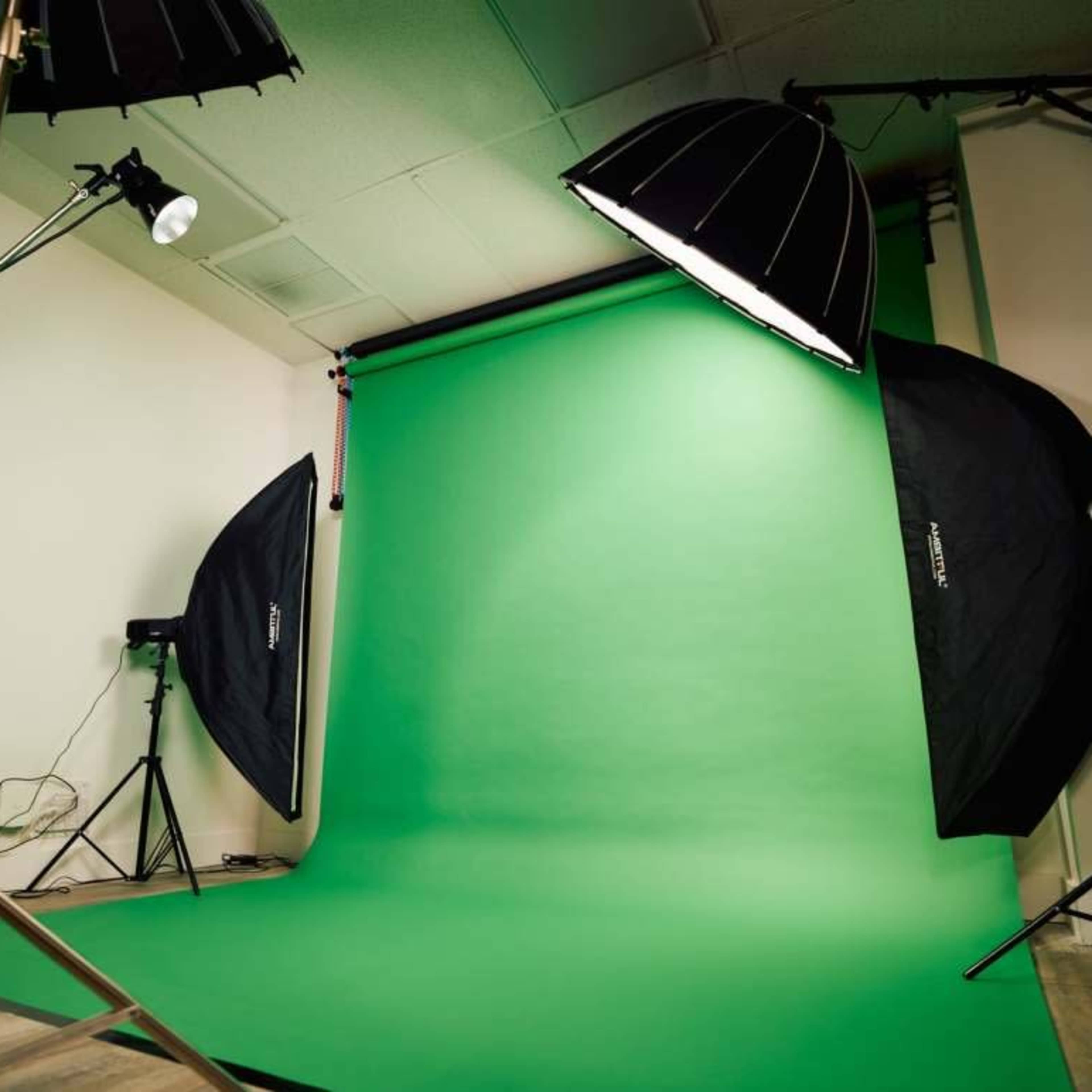 Podcast Studio Image in Royal Poinciana, Hollywood, FL