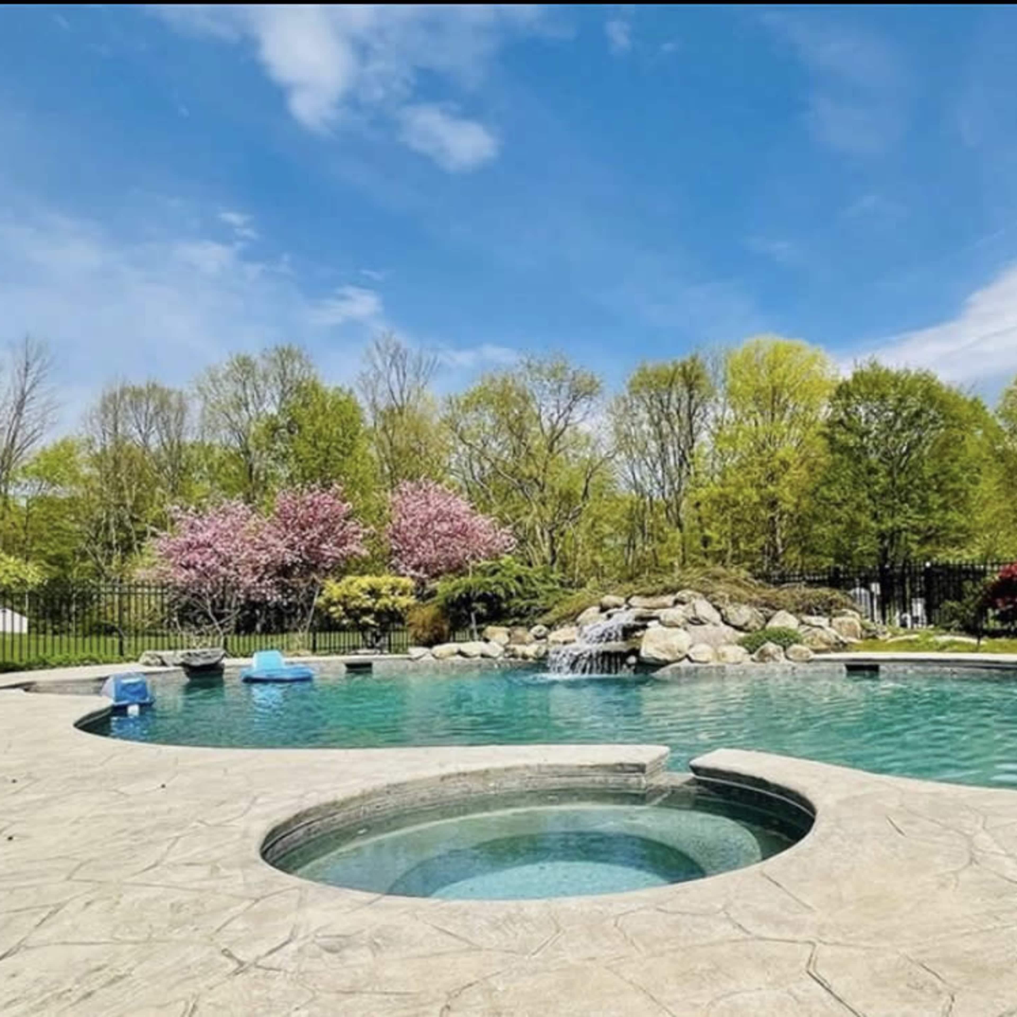 Serene Mountaintop Pool and Backyard Image in Tuxedo, Tuxedo Park, NY