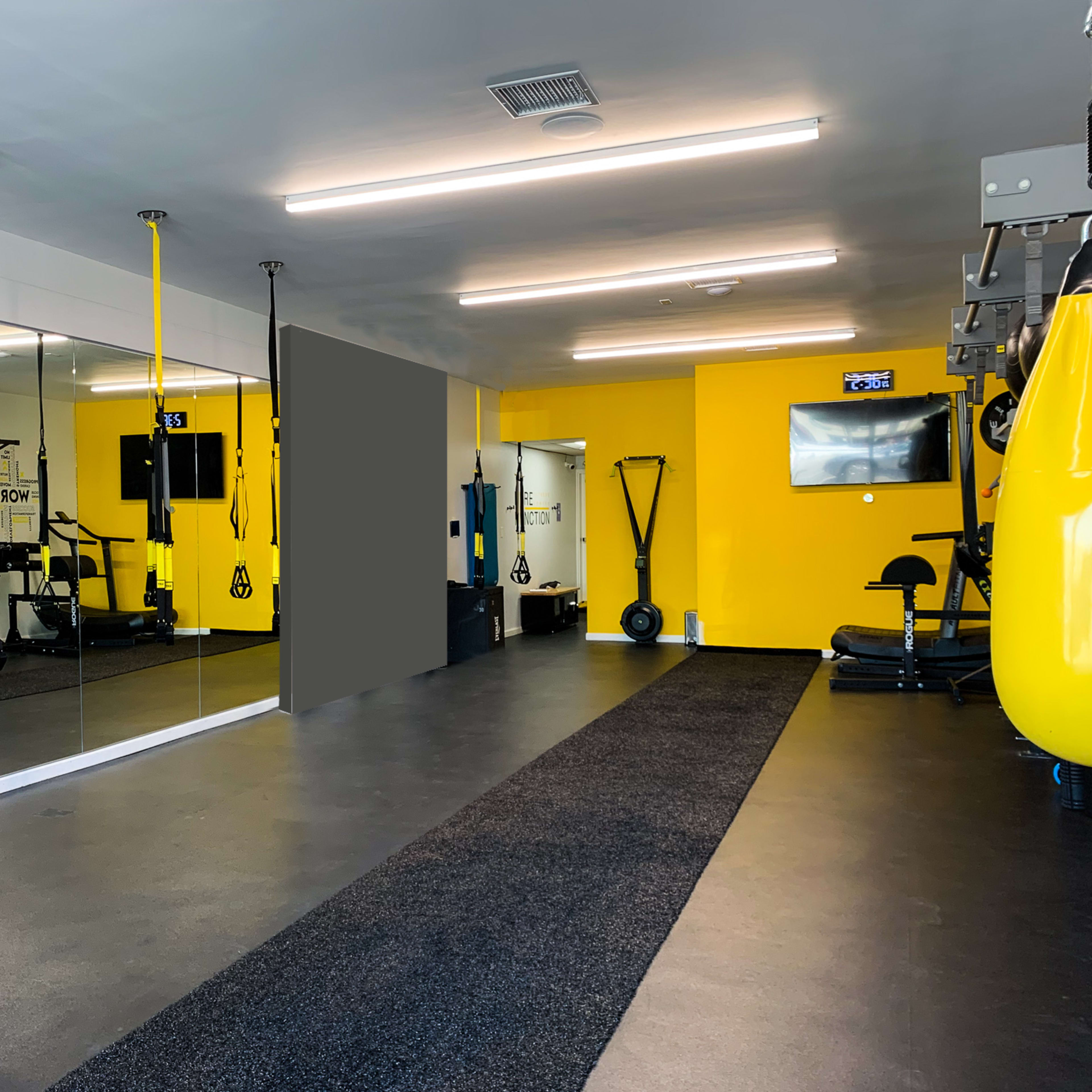 1200 sqf boutique studio has all the equipments for recording movies or documentary or sport show , great natural light and a big window with Ventura view Image in Woodland Hills, Los Angeles, CA
