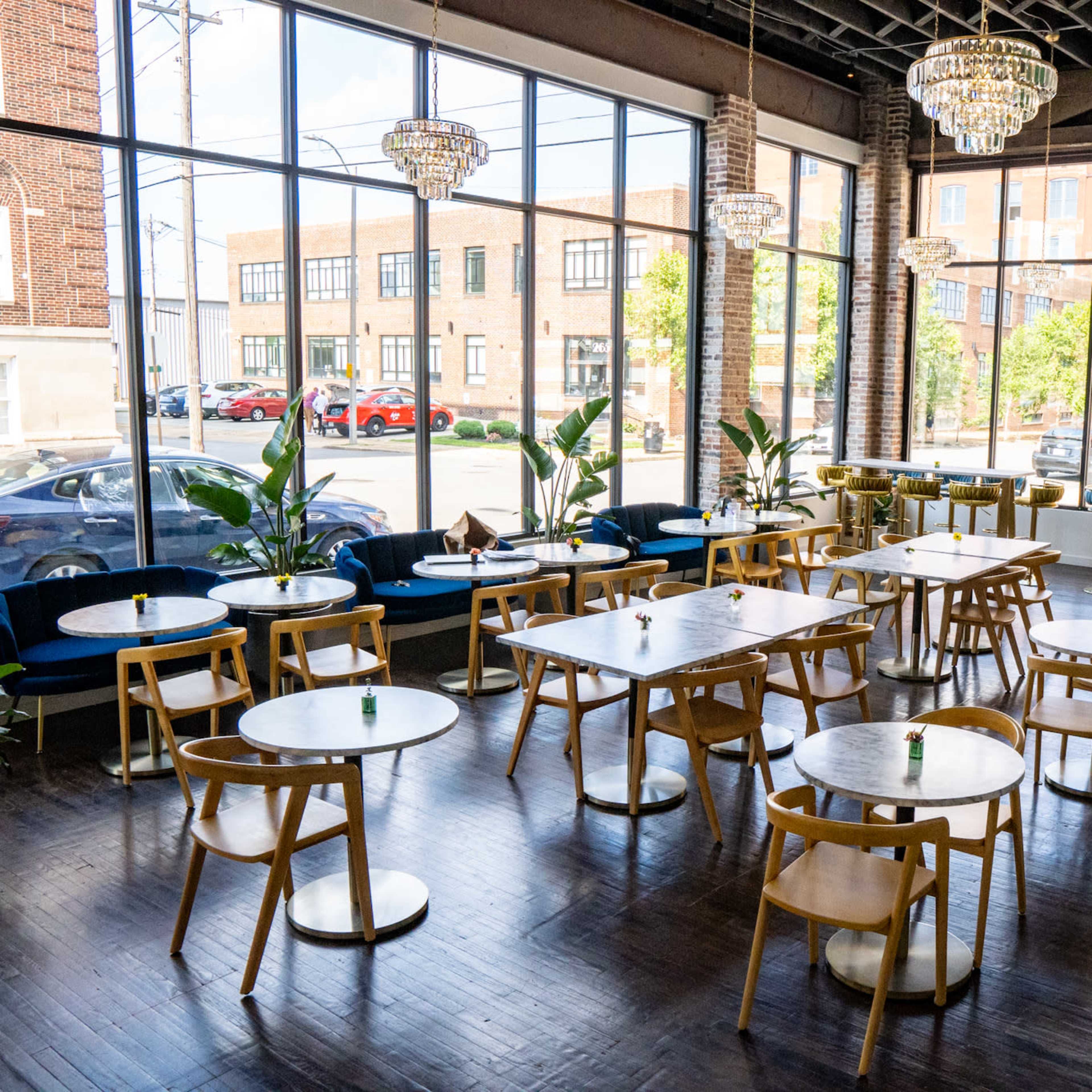 Eclectic, earthy, elegant cafe restaurant space Image in Midtown, St. Louis, MO