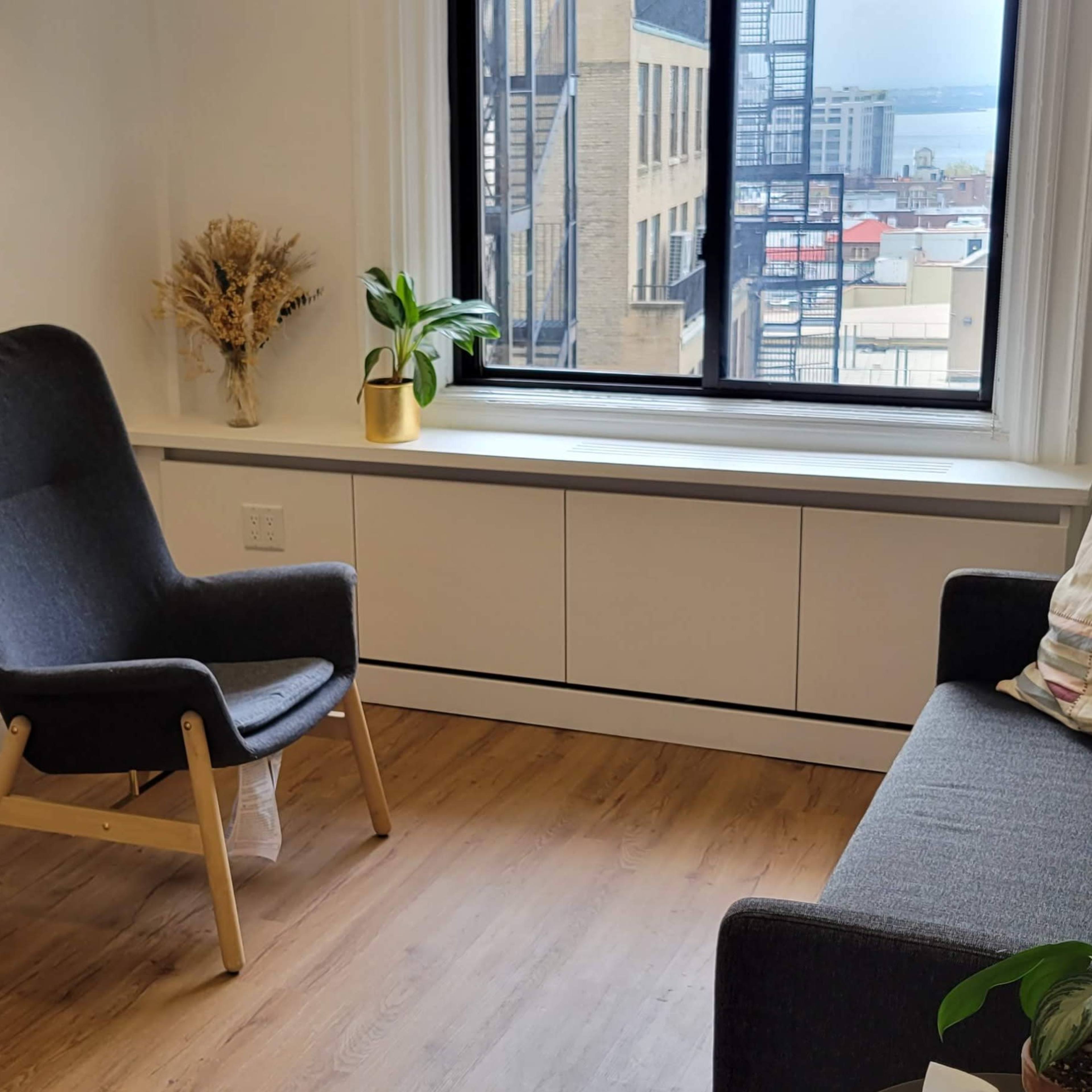 Sunny, warm therapy space in Downtown Brooklyn (Room 1) Image in Brooklyn Heights, Brooklyn, NY