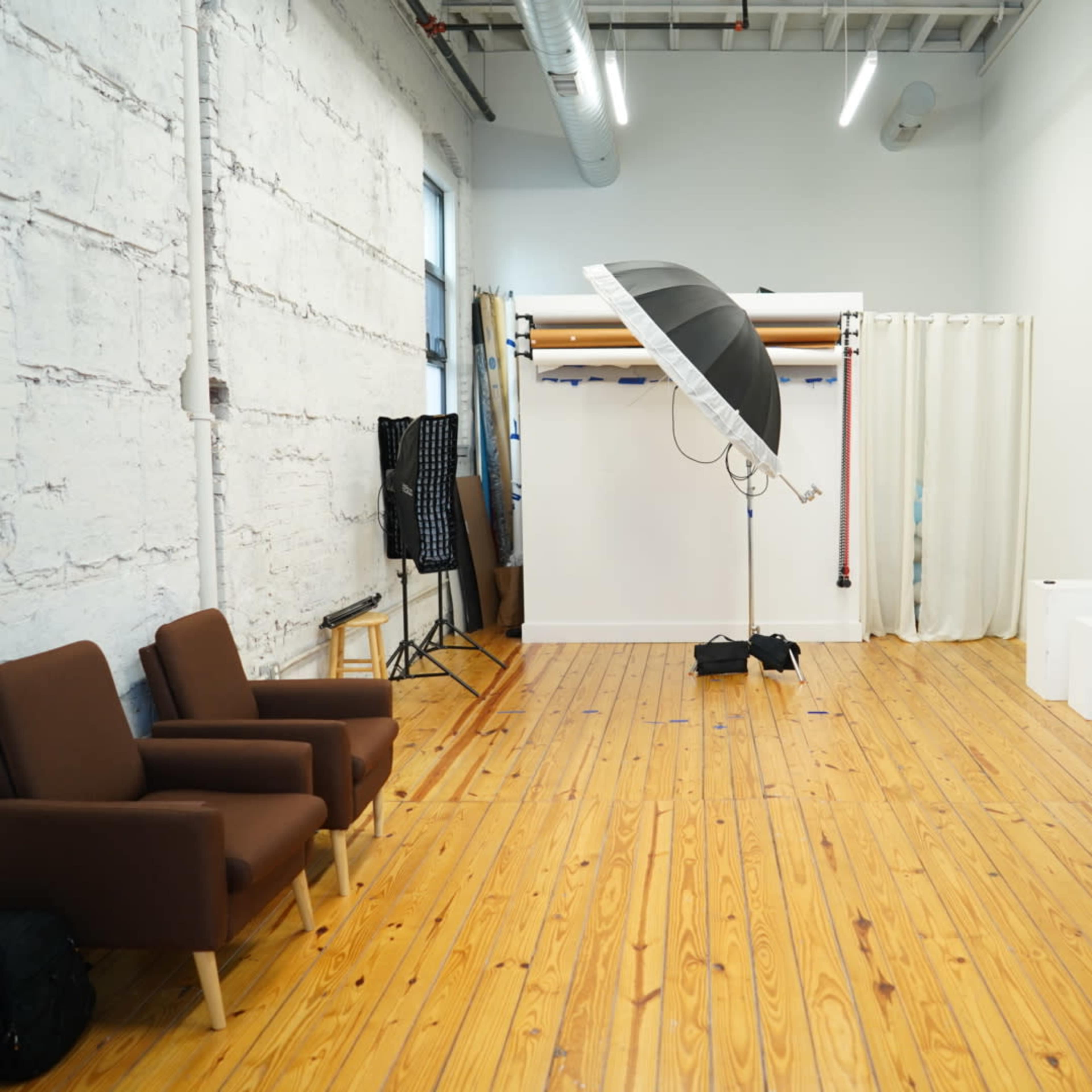 Historical Germantown Studio with Natural Light Image in Northwest Philadelphia, Philadelphia, PA