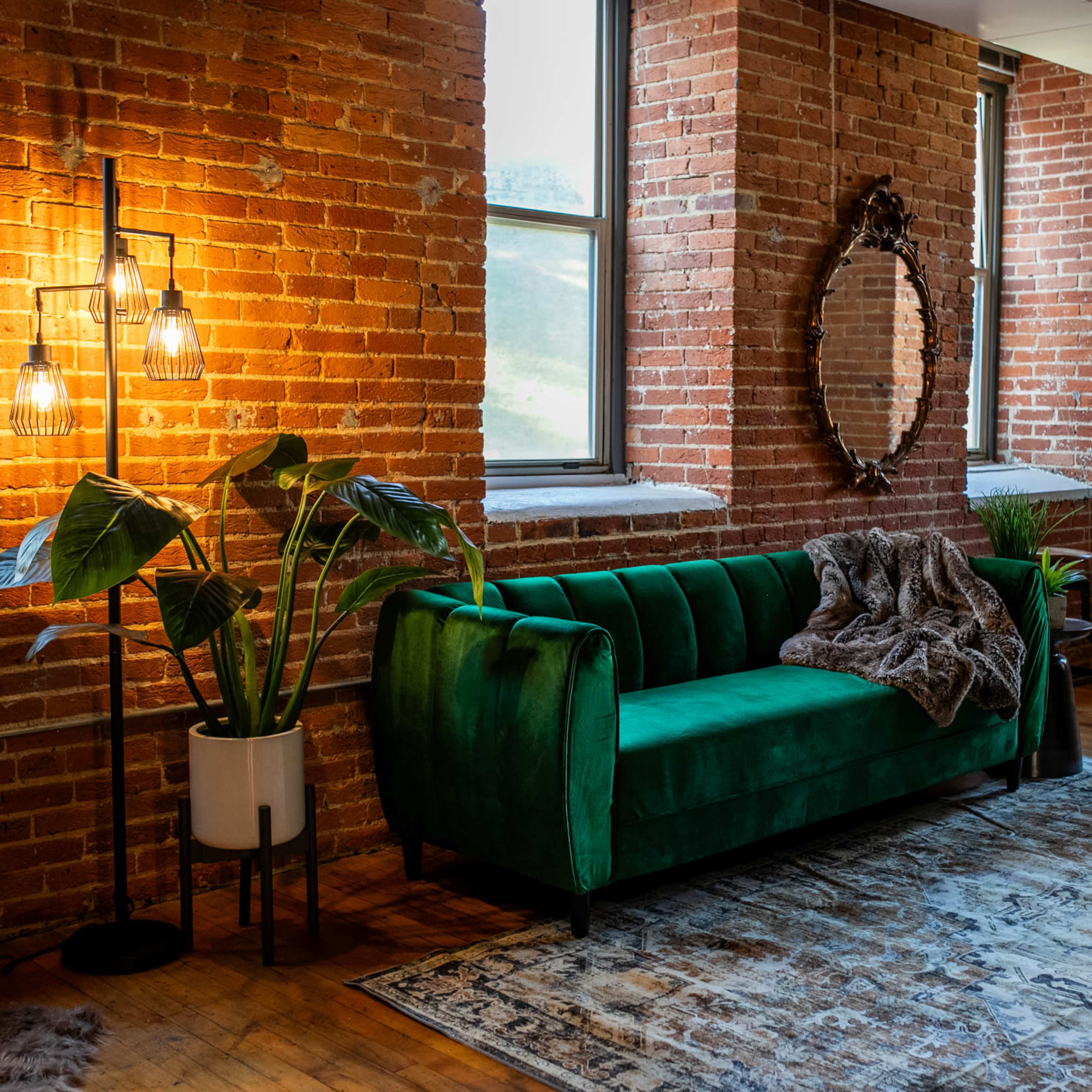 Stylish Urban Photo Studio & Creative Space w/ Natural Light Image in Hampden, Baltimore, MD