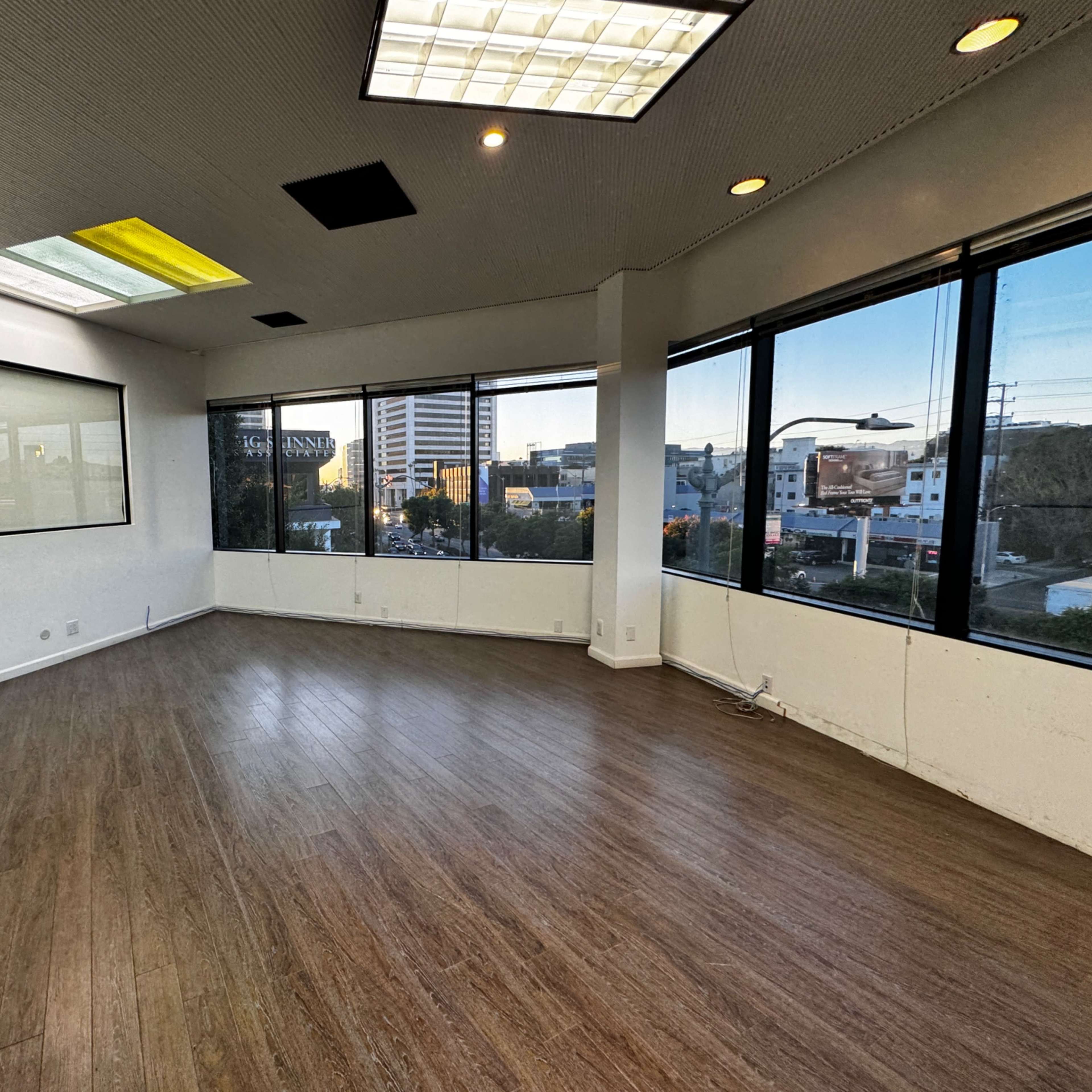 Contemporary Vacant Conference Room Image in West Los Angeles, Los Angeles, CA