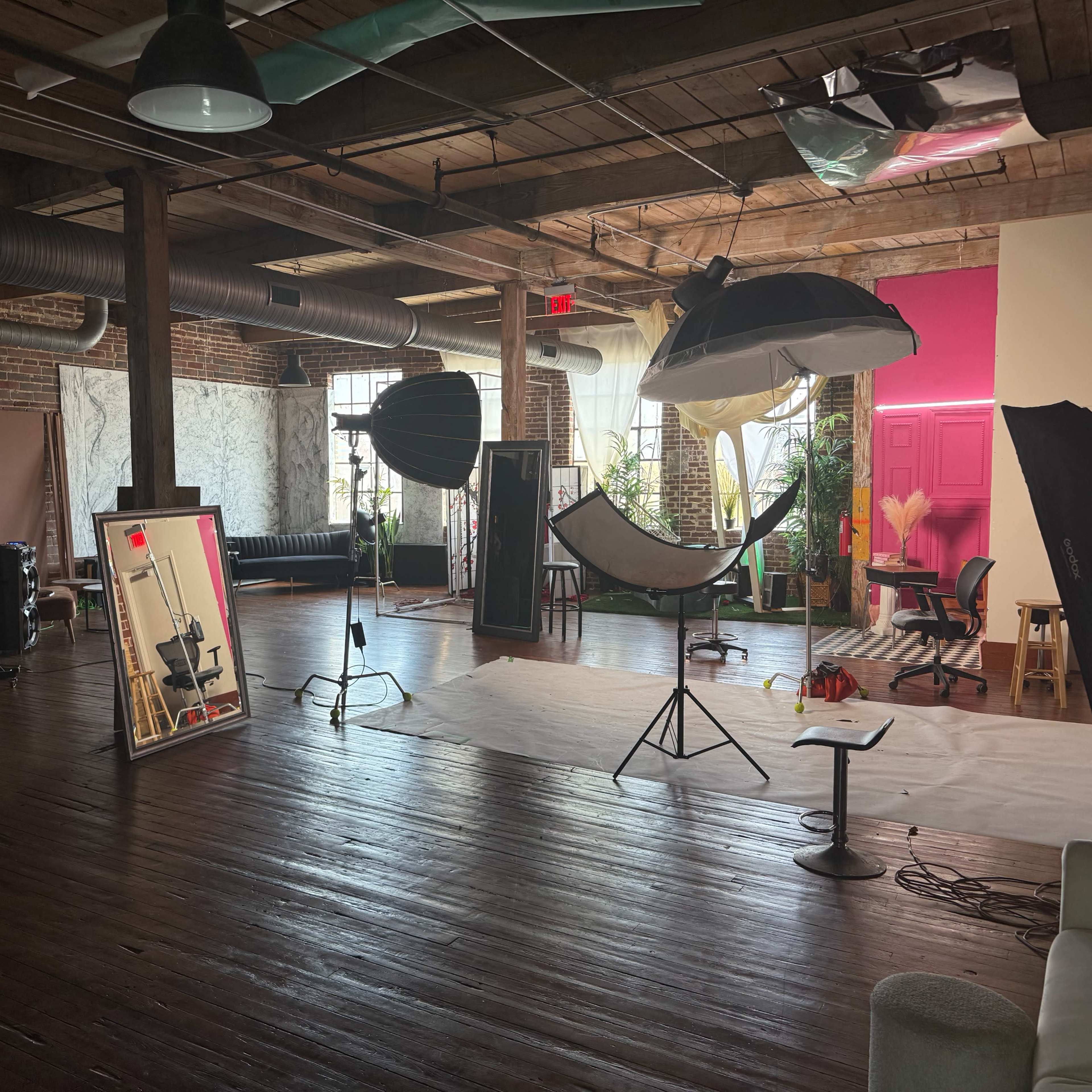 Downtown Modern Rustic Multi Purpose Studio Space Image in Downtown Atlanta, Atlanta, GA