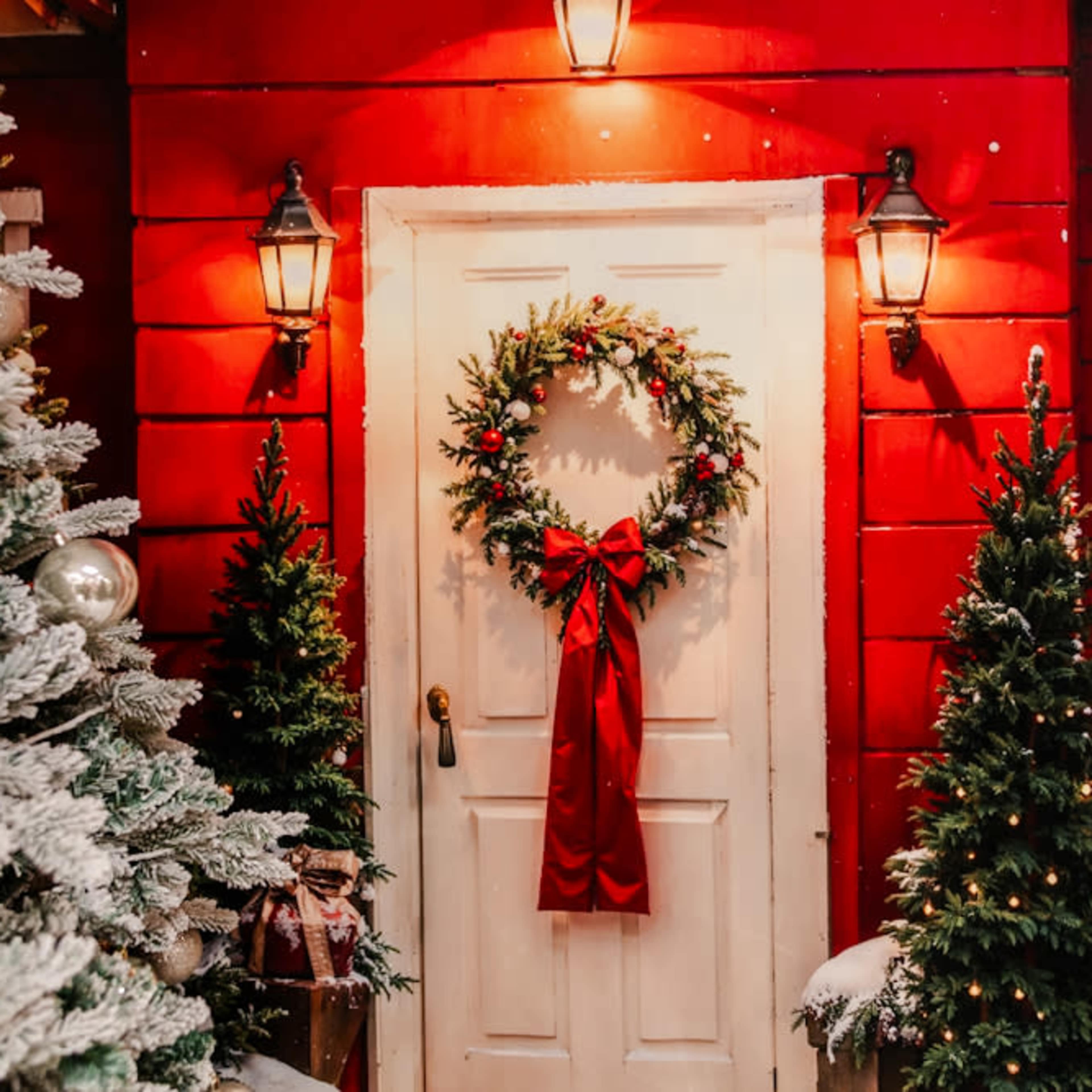 Furnished Photography Studio & Seasonally Decorated Image in Rosemont, Sacramento, CA