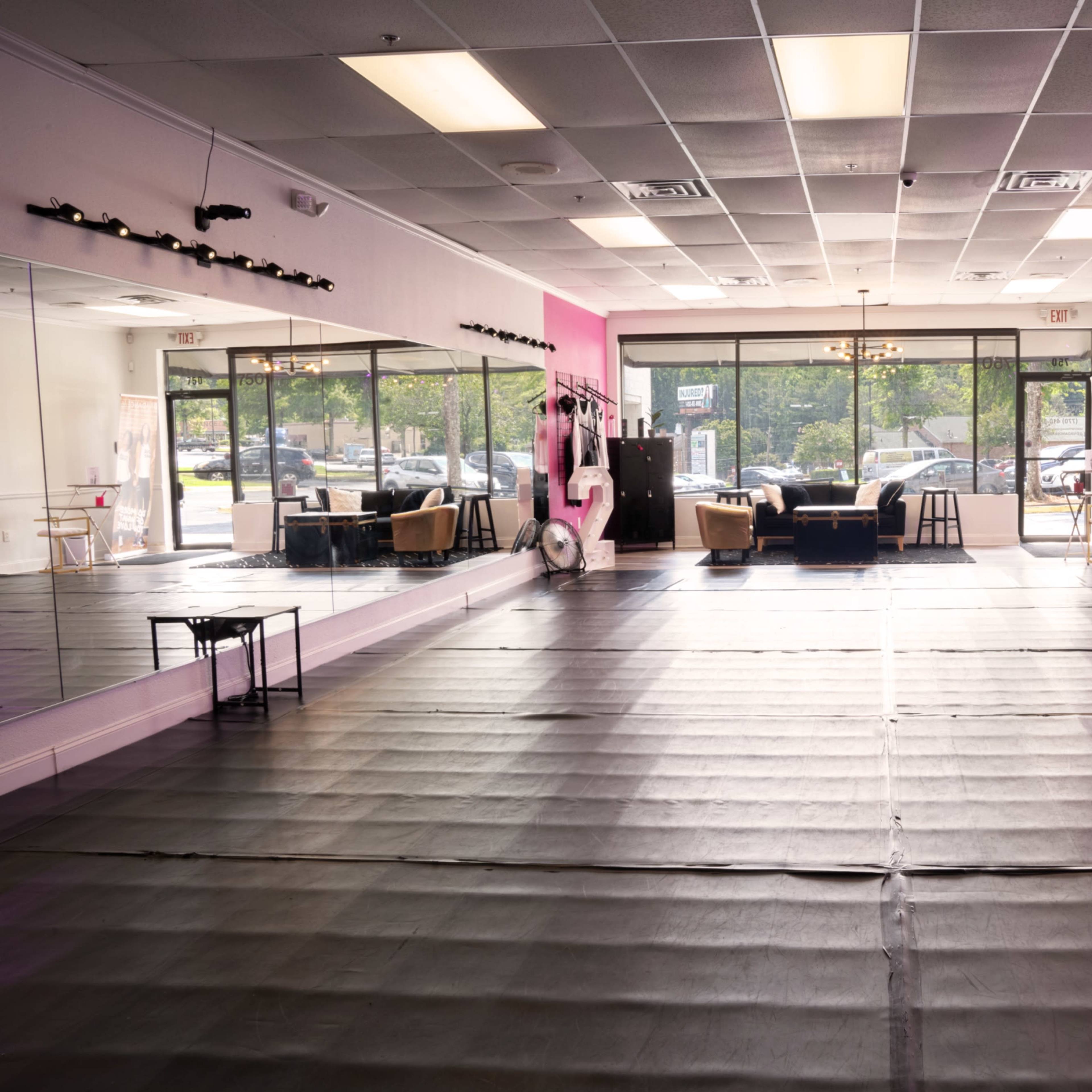 Spacious, Versatile Studio for Classes, Shoots, Parties, and Unlimited Creativity! Image in Sandy Springs, Atlanta, GA