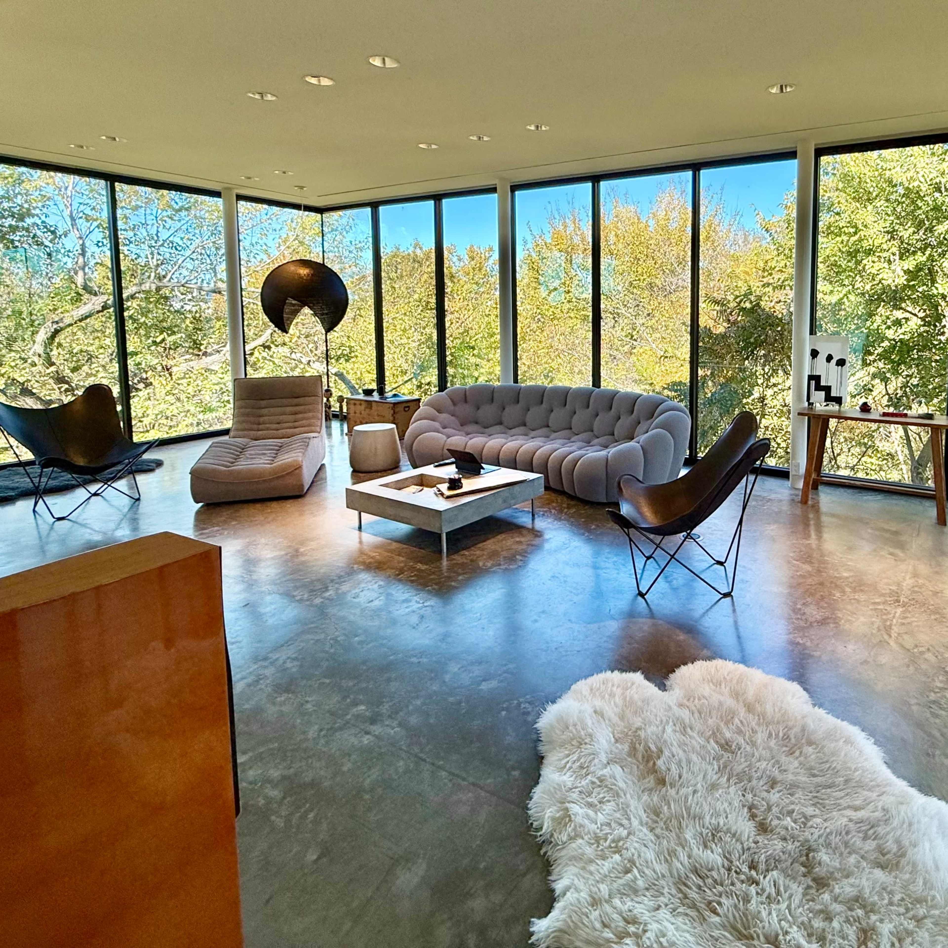 Unique modern mansion with high ceilings, Architectural Masterpiece: Modern Treehouse with Sunset Pool Image in Lake Highlands, Dallas, TX