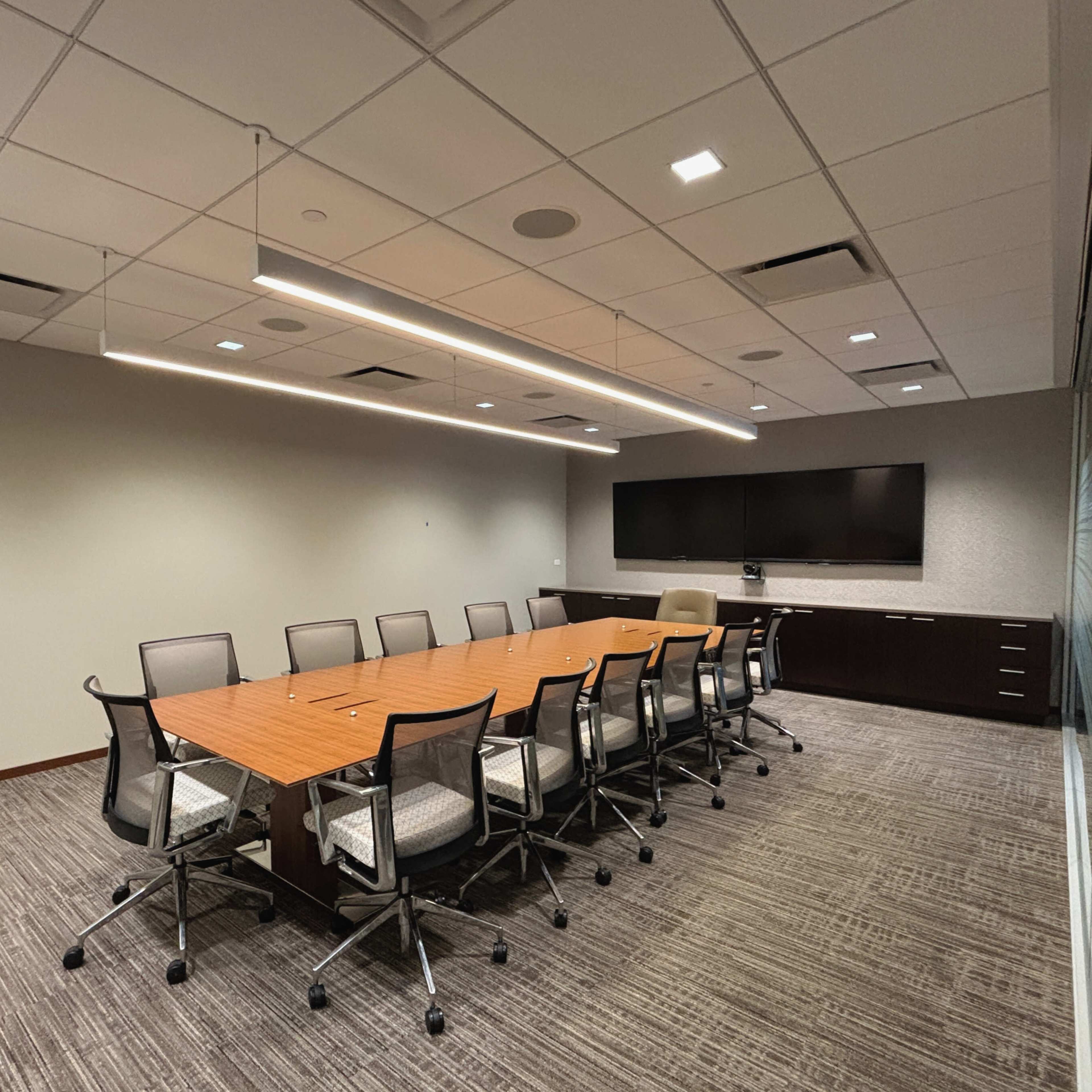 Suburban Professional 12-Person Conference Room Image in Schaumburg Township, Schaumburg, IL