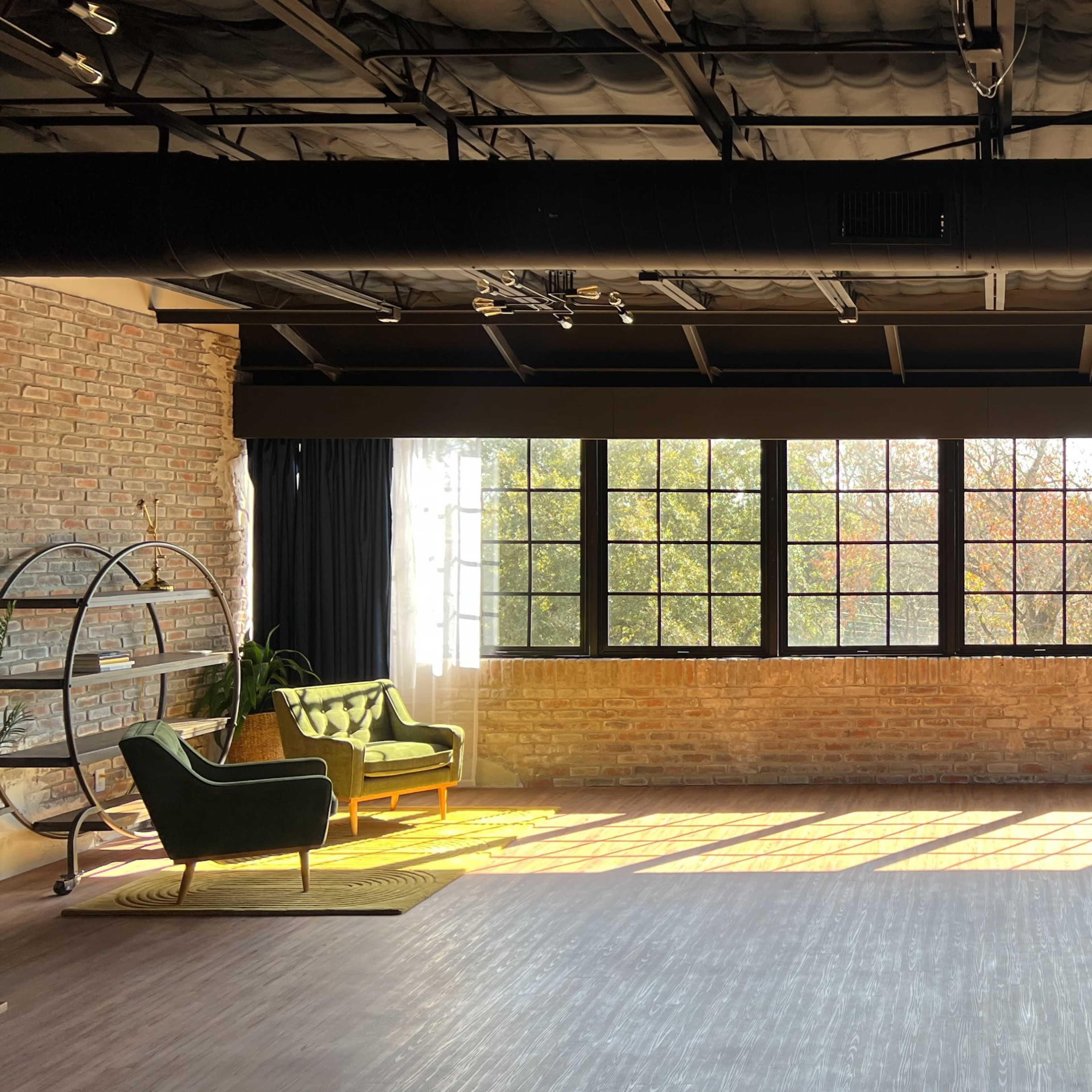 Natural Light Content Studio Loft on South Lamar - Best Daylight Studio in Austin! Image in South Lamar, Austin, TX