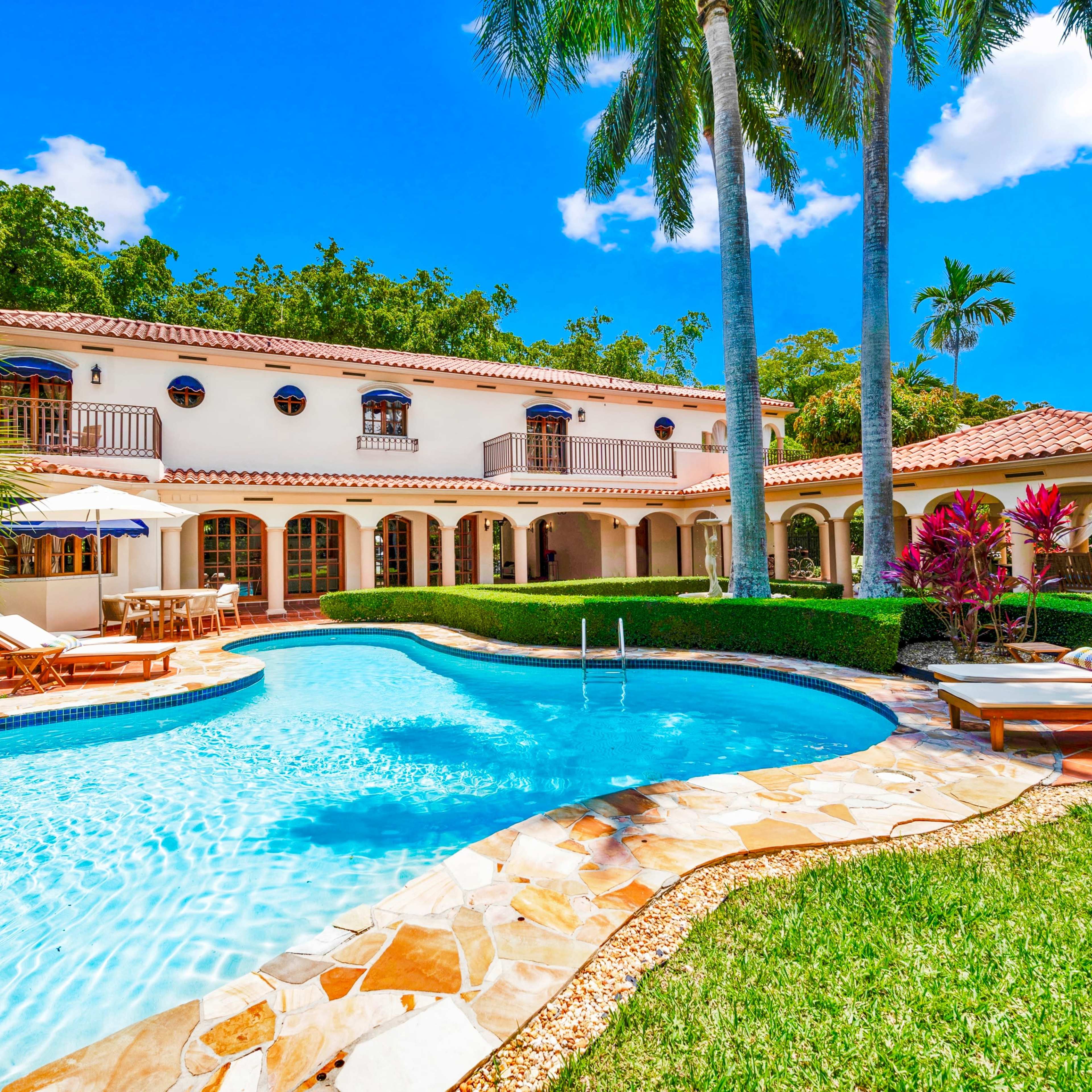 Villa Tierra Image in Coconut One, Coral Gables, FL