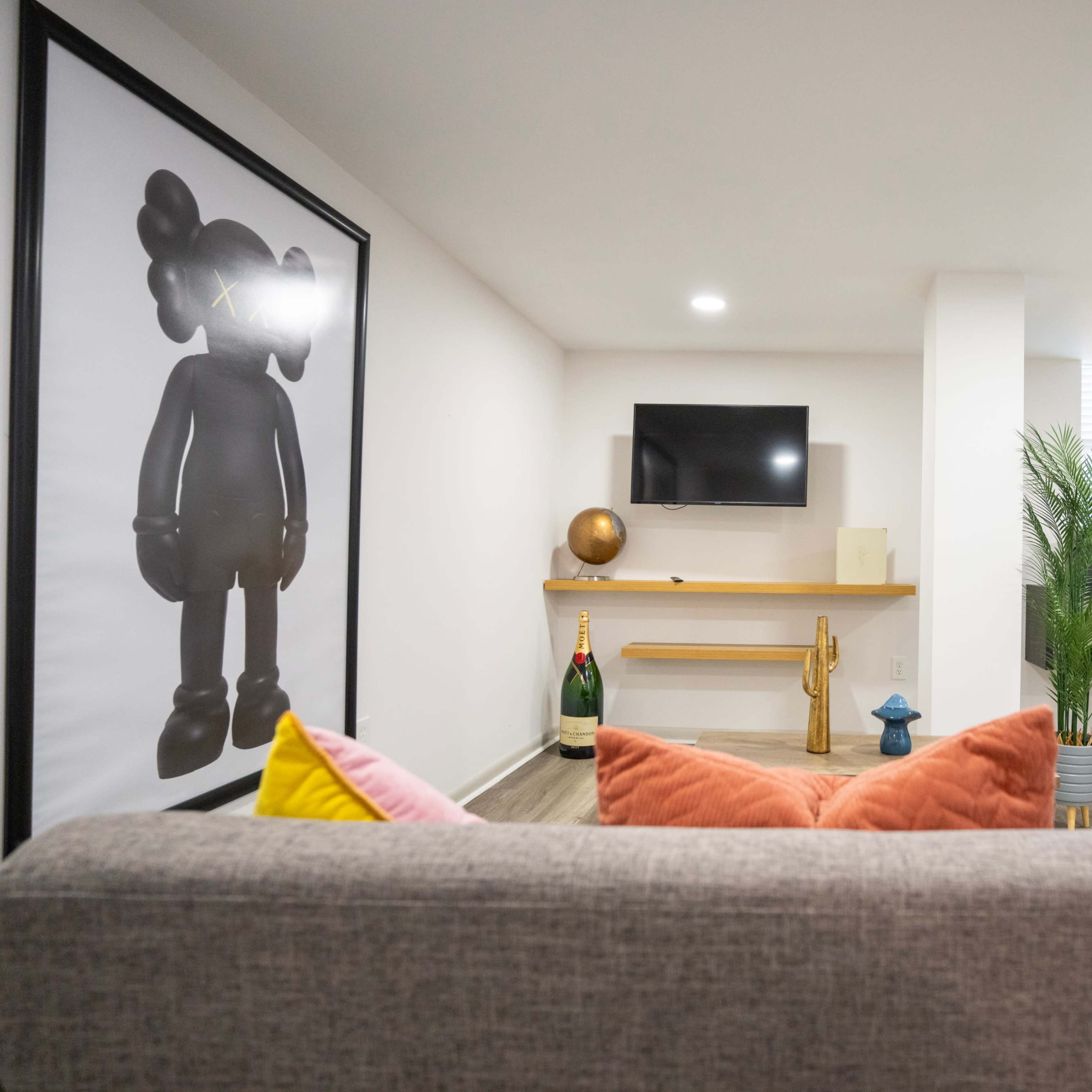 Urban Apartment with Basement Industrial Design Image in Florida Heights, Atlanta, GA