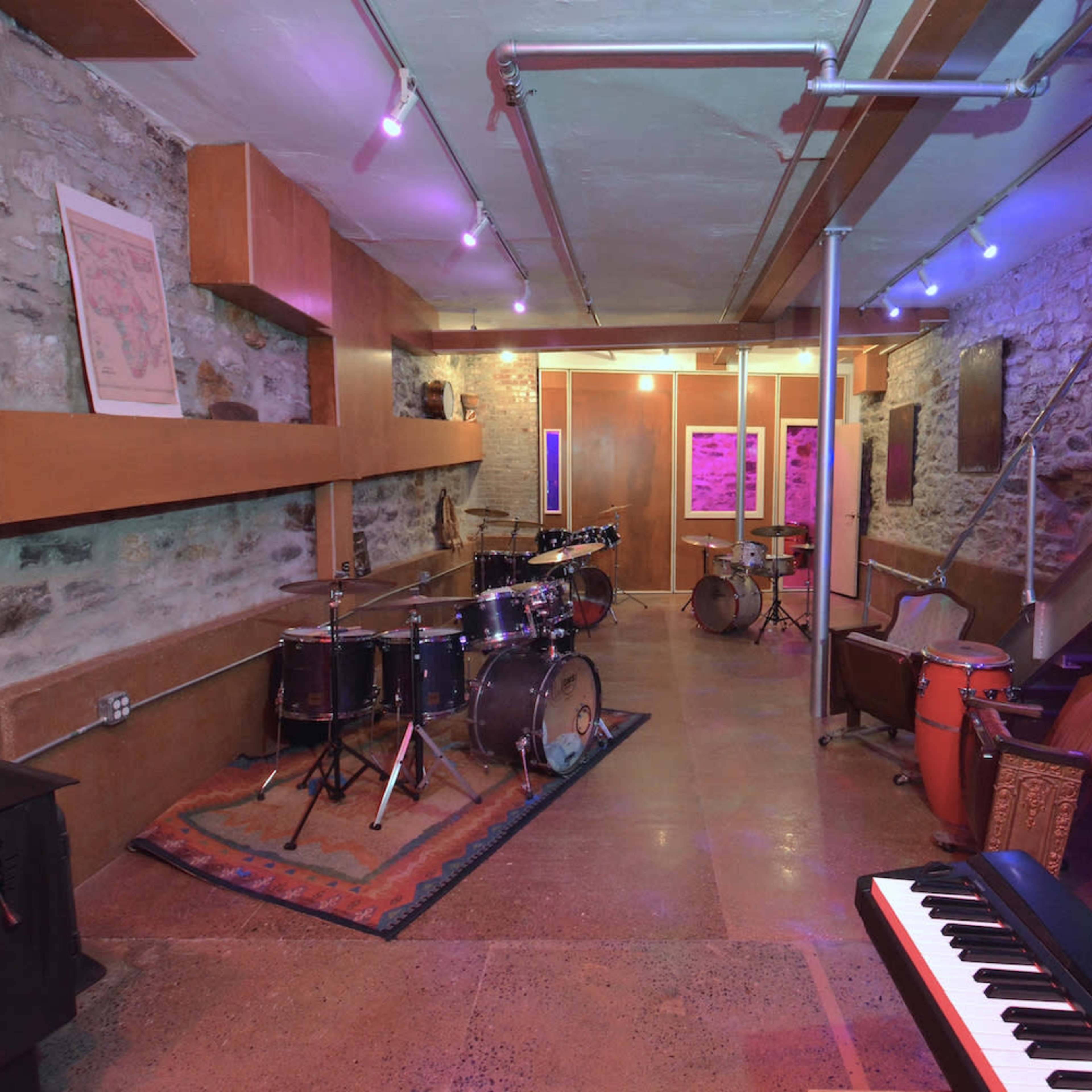 Vibey/Versatile event space - Music, Video, Photo, Meetings. Image in Harlem, New York, NY