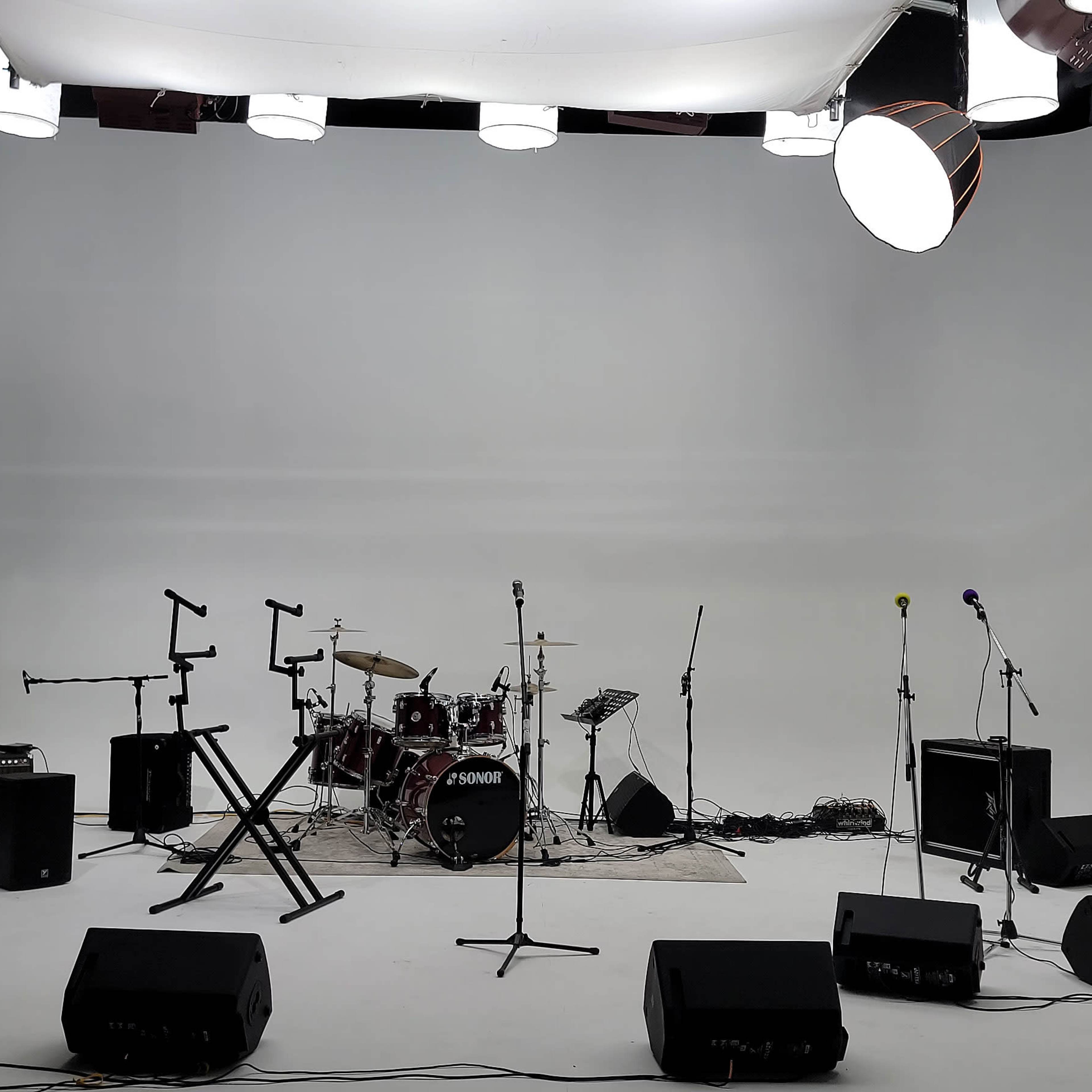 Media Production Complex: Cyclorama for Film - Video Studio Shoot / Photo Studio Wall / Pre-Show Rehearsals / Recording Audio Studio in Vaughan, Just North of Toronto Image in Concord, Vaughan, ON