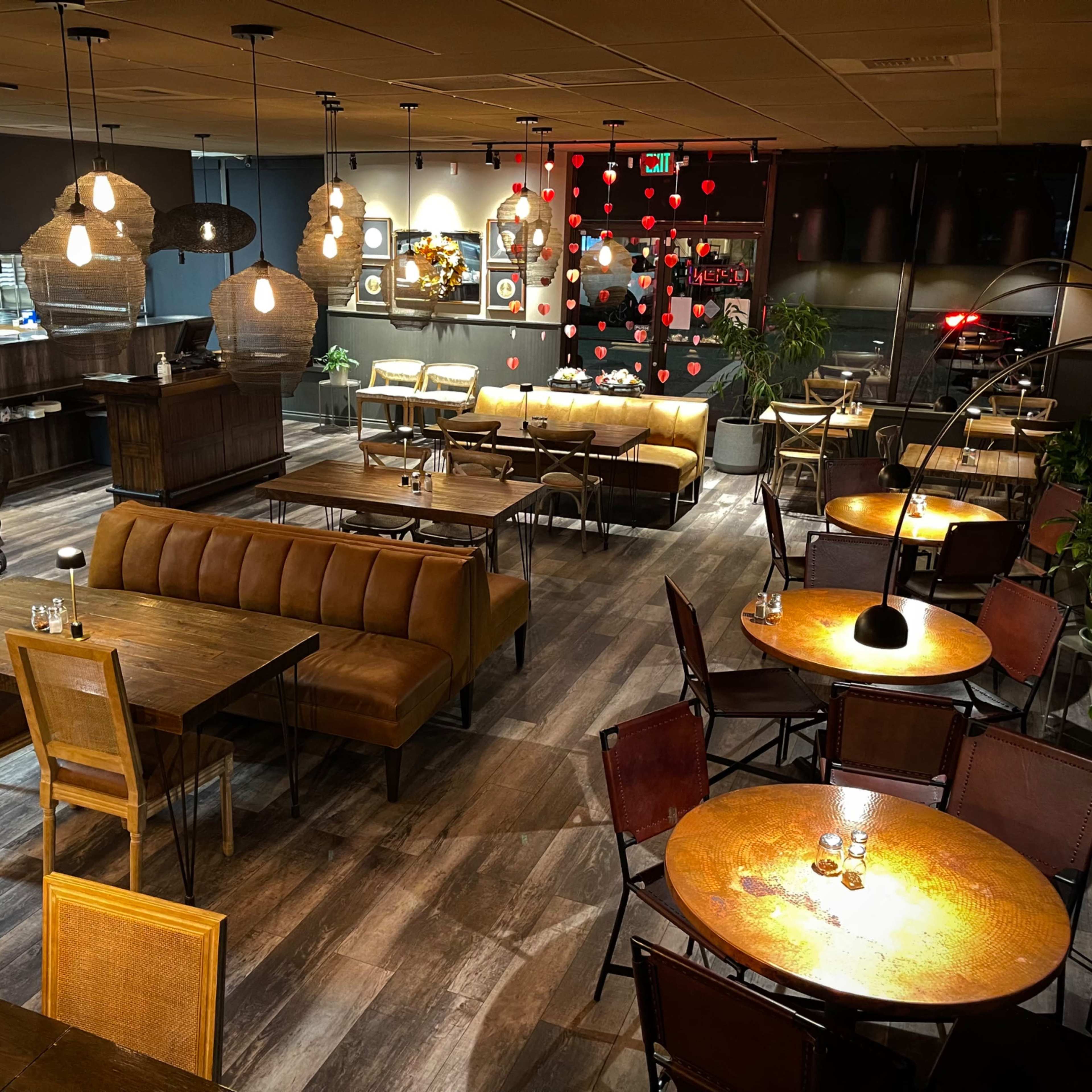 Quaint Wallingford Family Restaurant with Cozy Dining Room Image in Wallingford, Seattle, WA