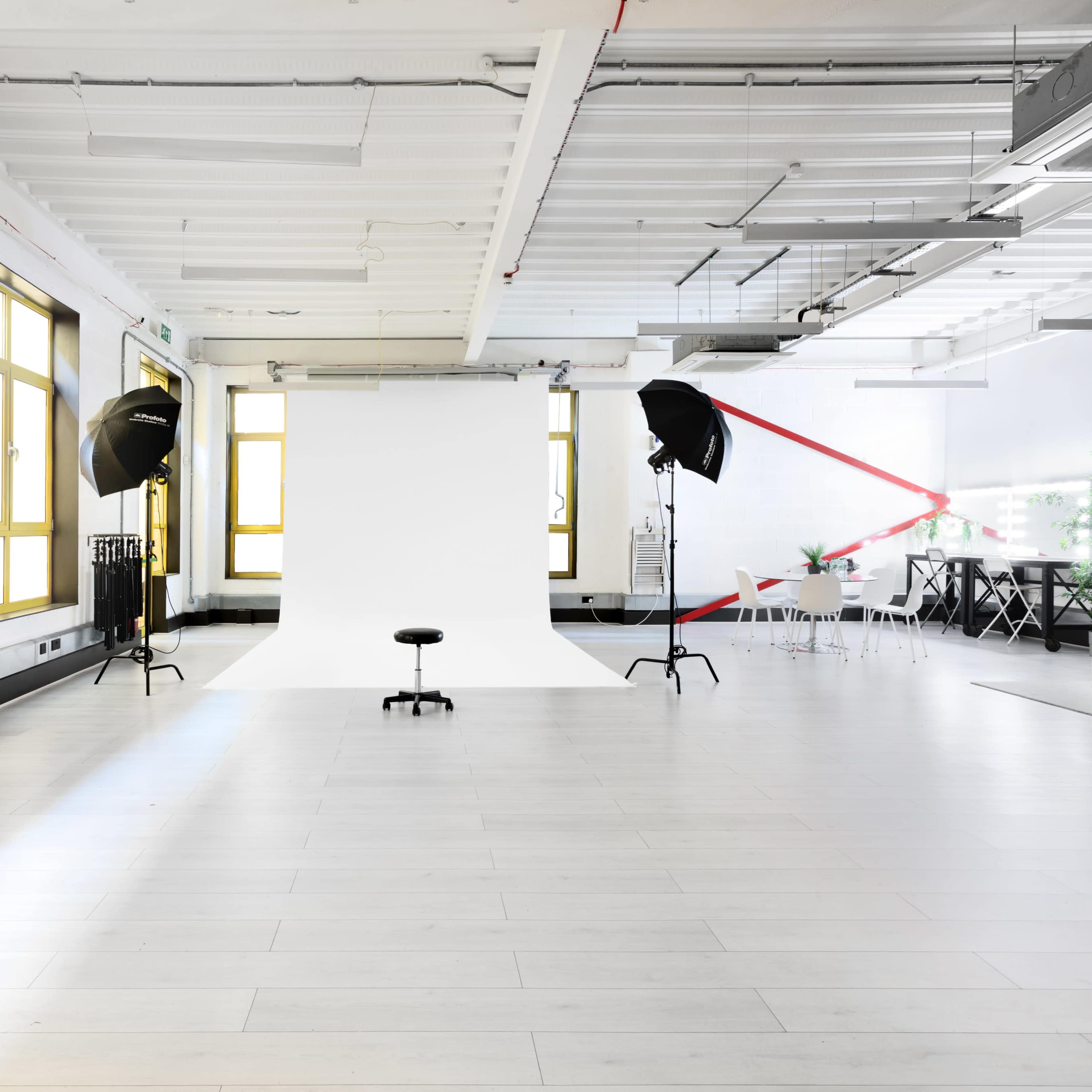 Photography Studio Space - Big Studio, Small Price 📸 🎥 Image in London, London, England