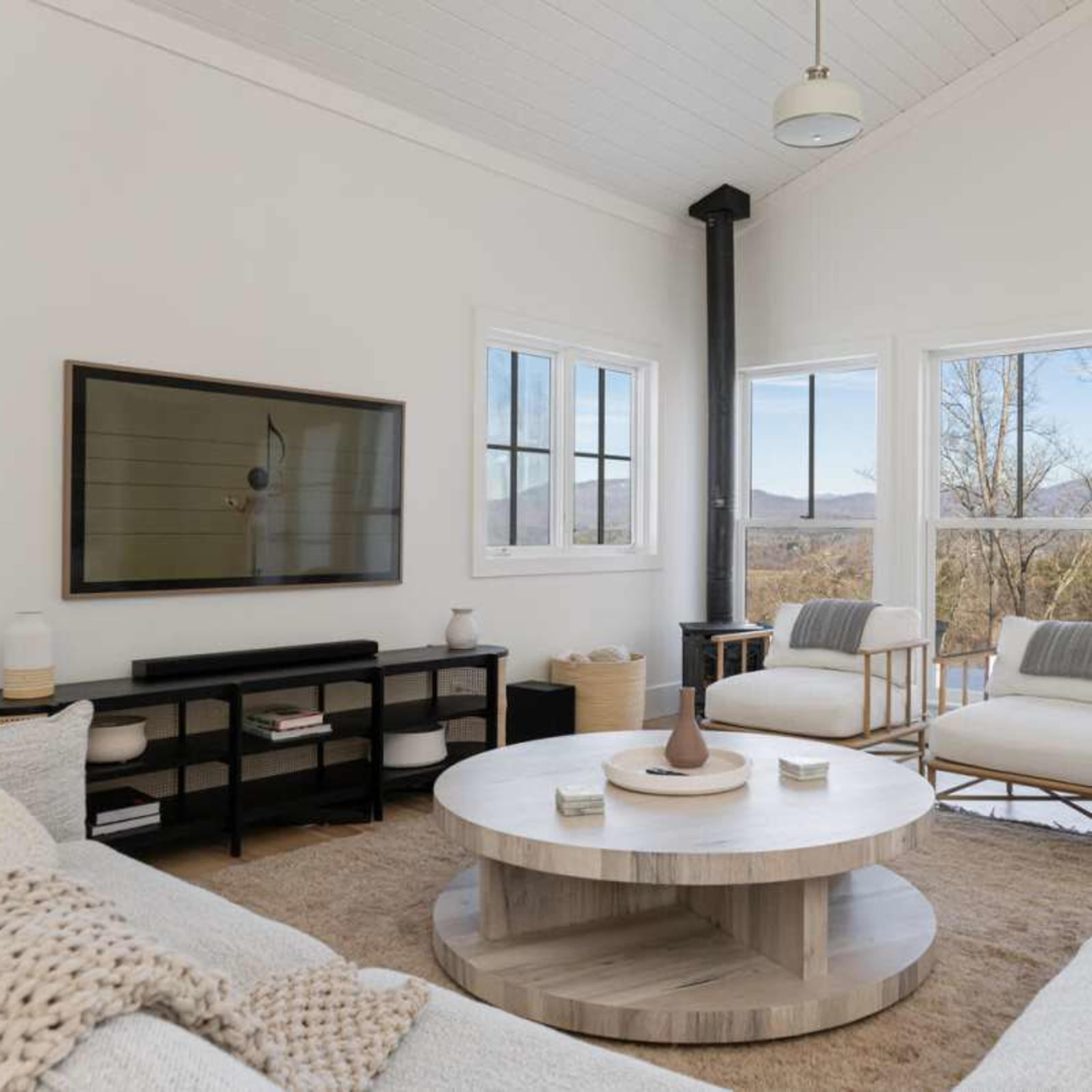 Bright Luxury Villa with Mountain / Skyline Views Image in , Fletcher, NC