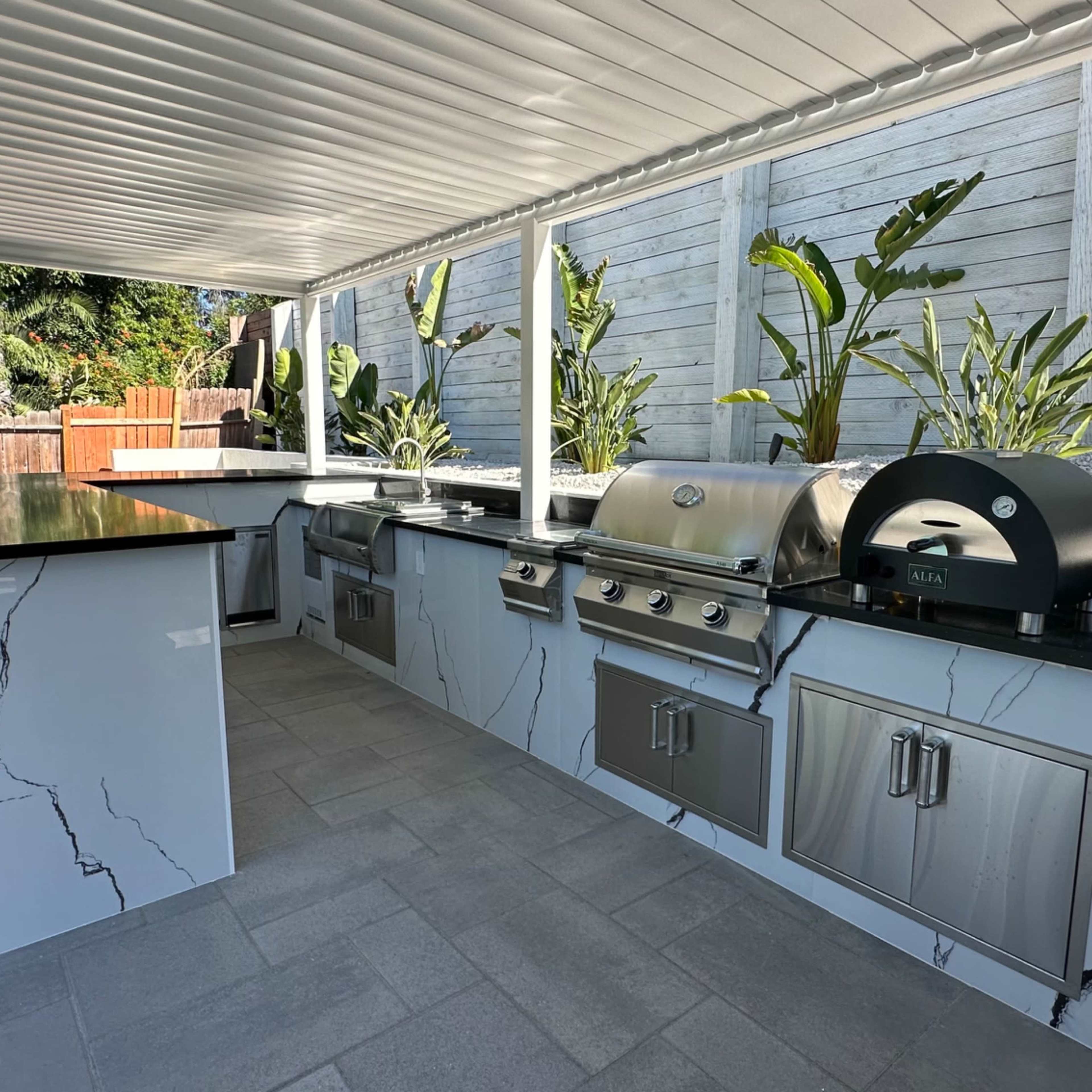 Backyard for relaxation Image in Woodland Hills, Los Angeles, CA