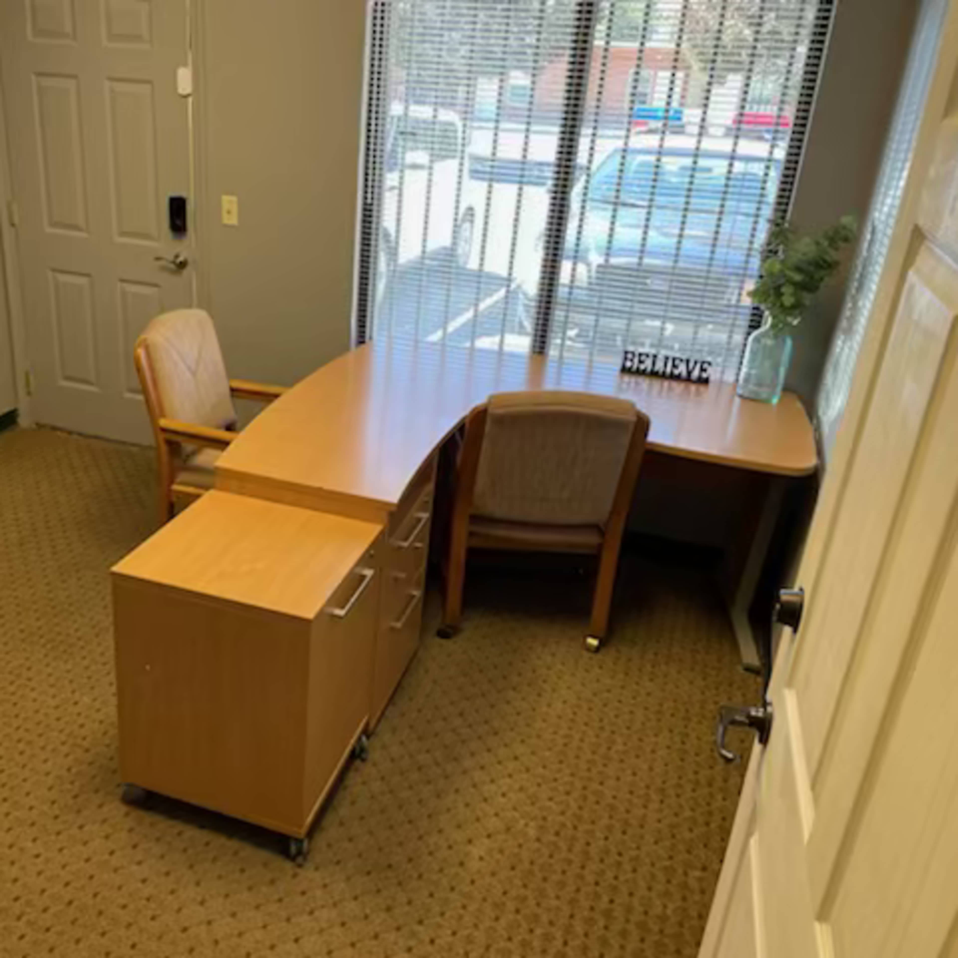Cheerful Nob Hill rental work spaces /hour or /day with shared amenities Image in Highland Business, Albuquerque, NM