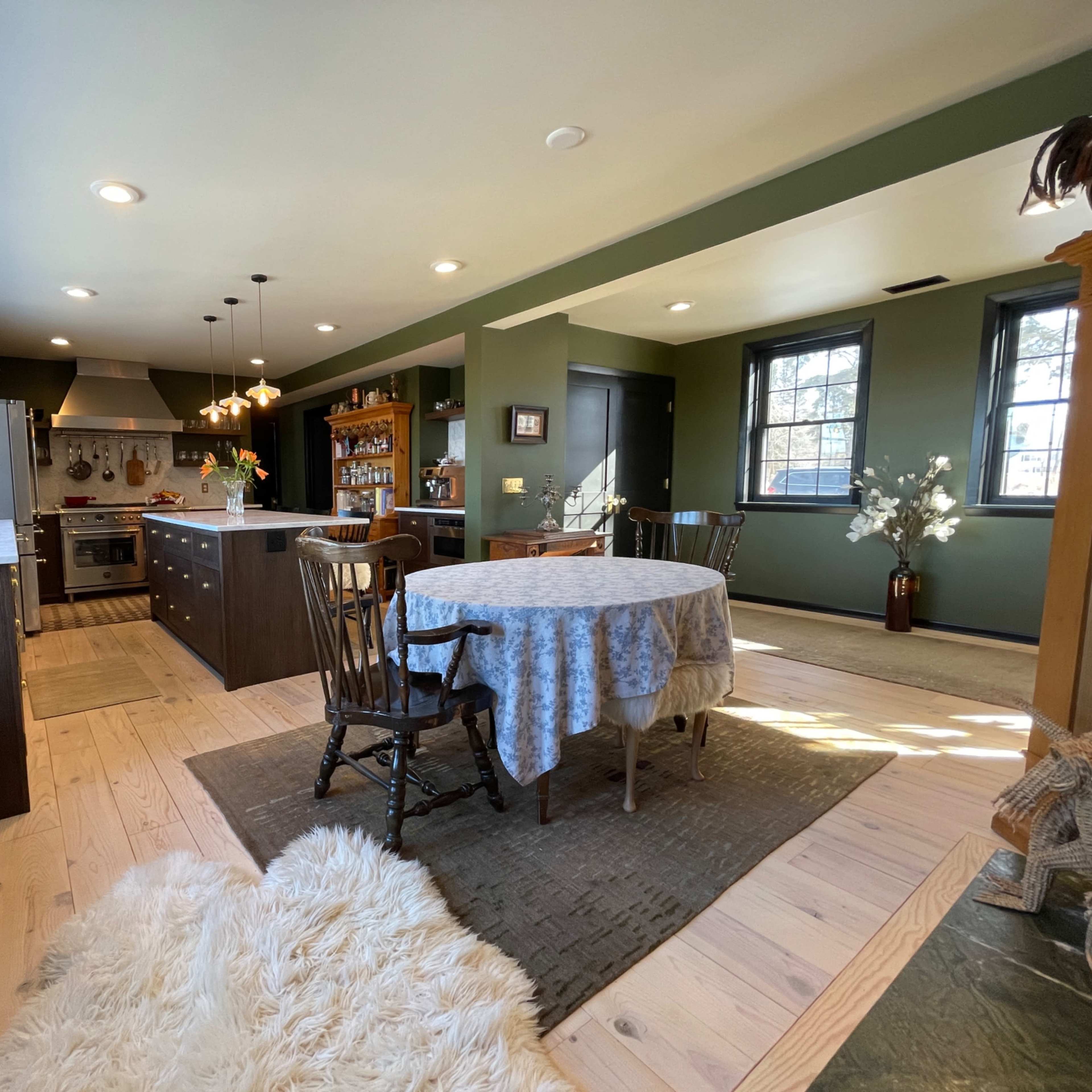 The Woodland Lounge Image in Chanhassen, Excelsior, MN