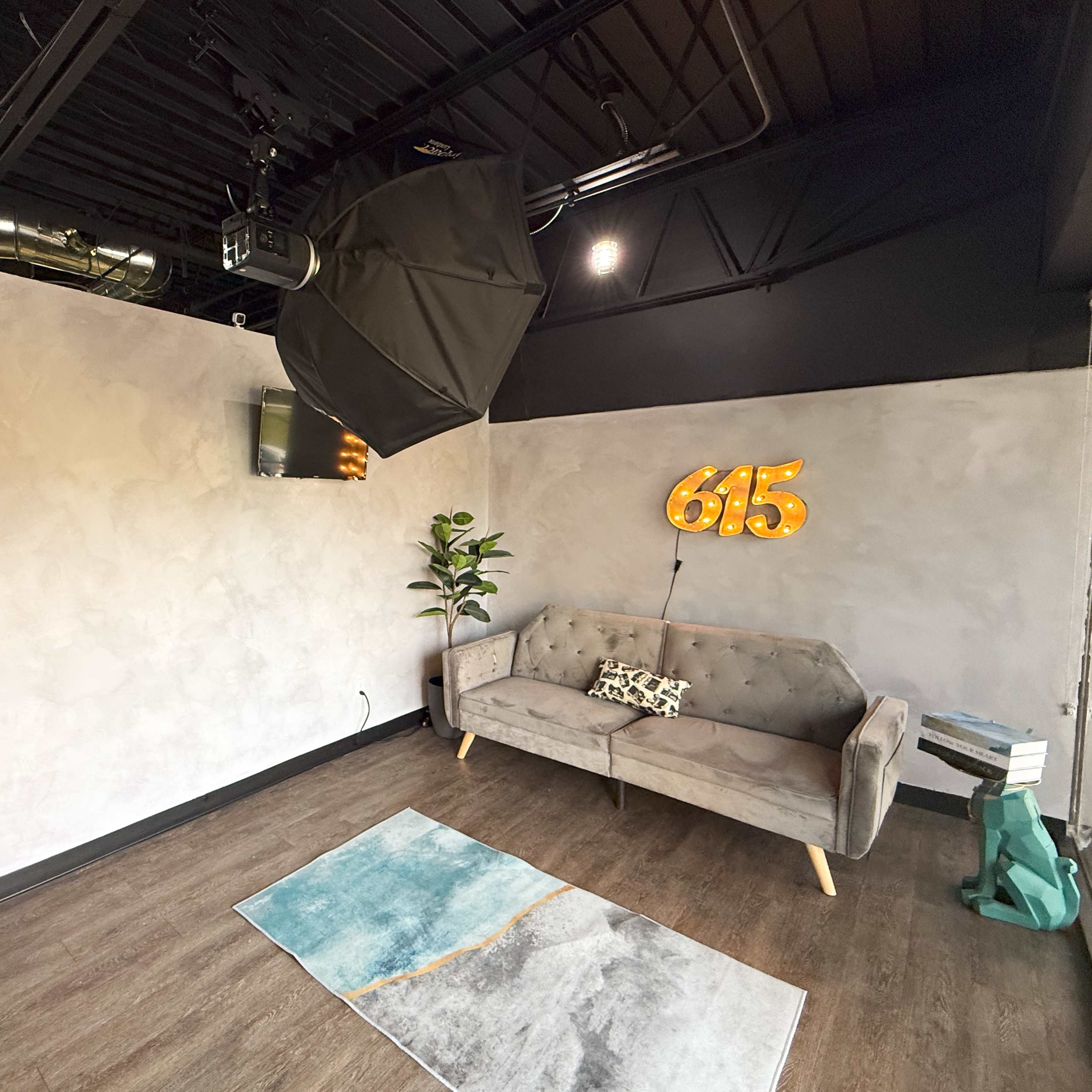 Versatile, Industrial-style Video/Photo/Media Studio in 20 minutes from Downtown Nashville. Image in Hendersonville, Hendersonville, TN