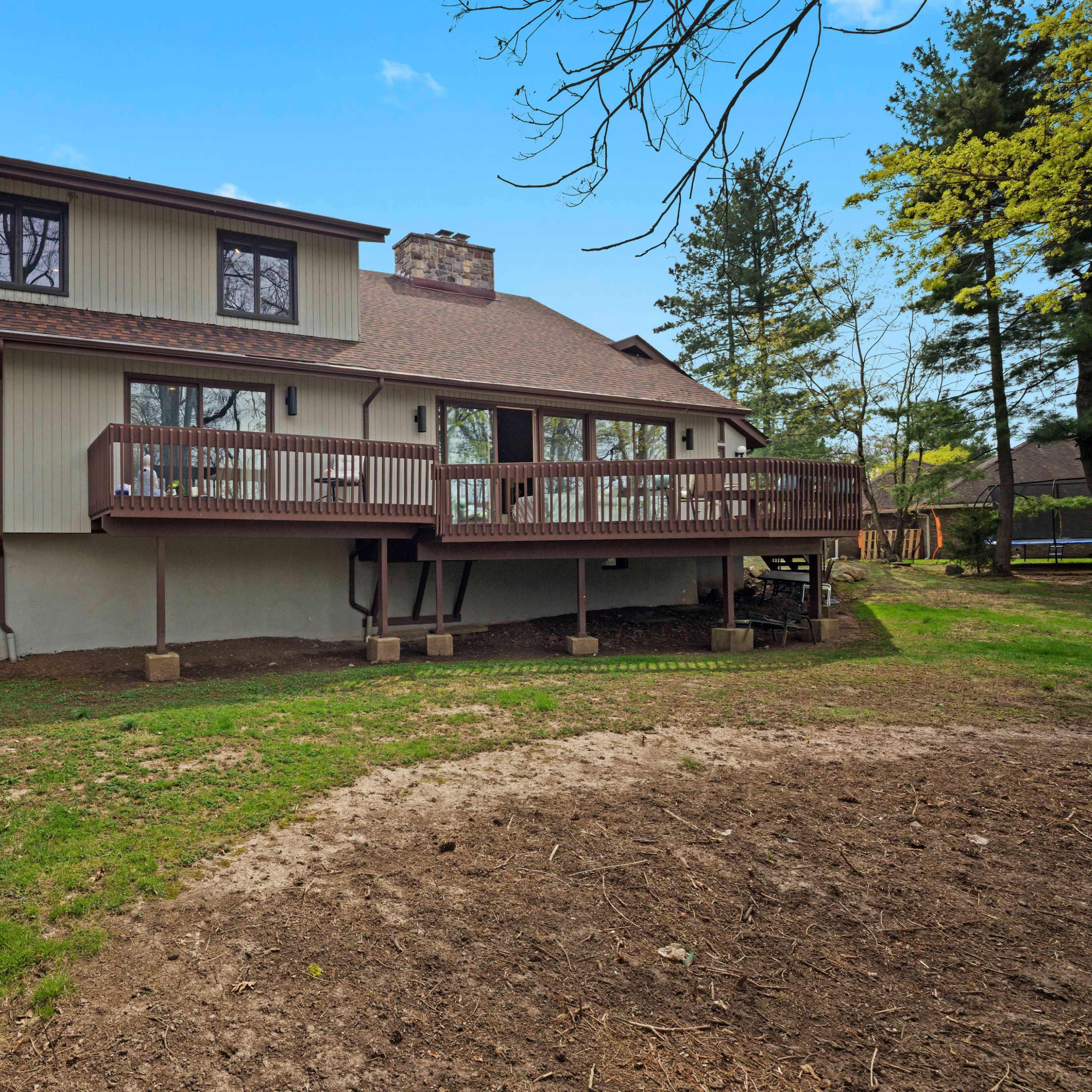 Dramatic Soaring ceilings House with lush grounds Image in Livingston, Livingston, NJ