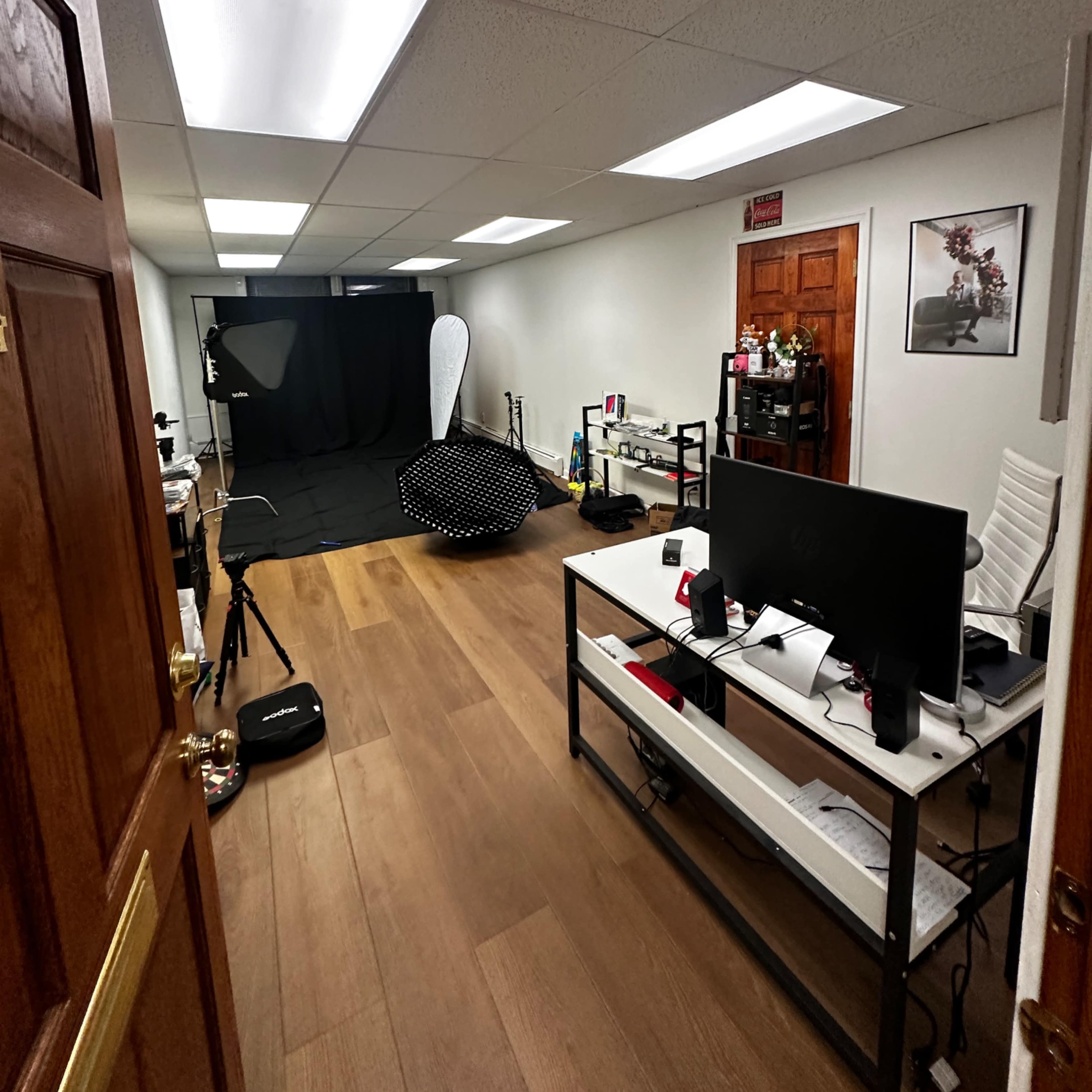 Photography Studio in Linden Downtown for creative jobs Image in Linden, Linden, NJ