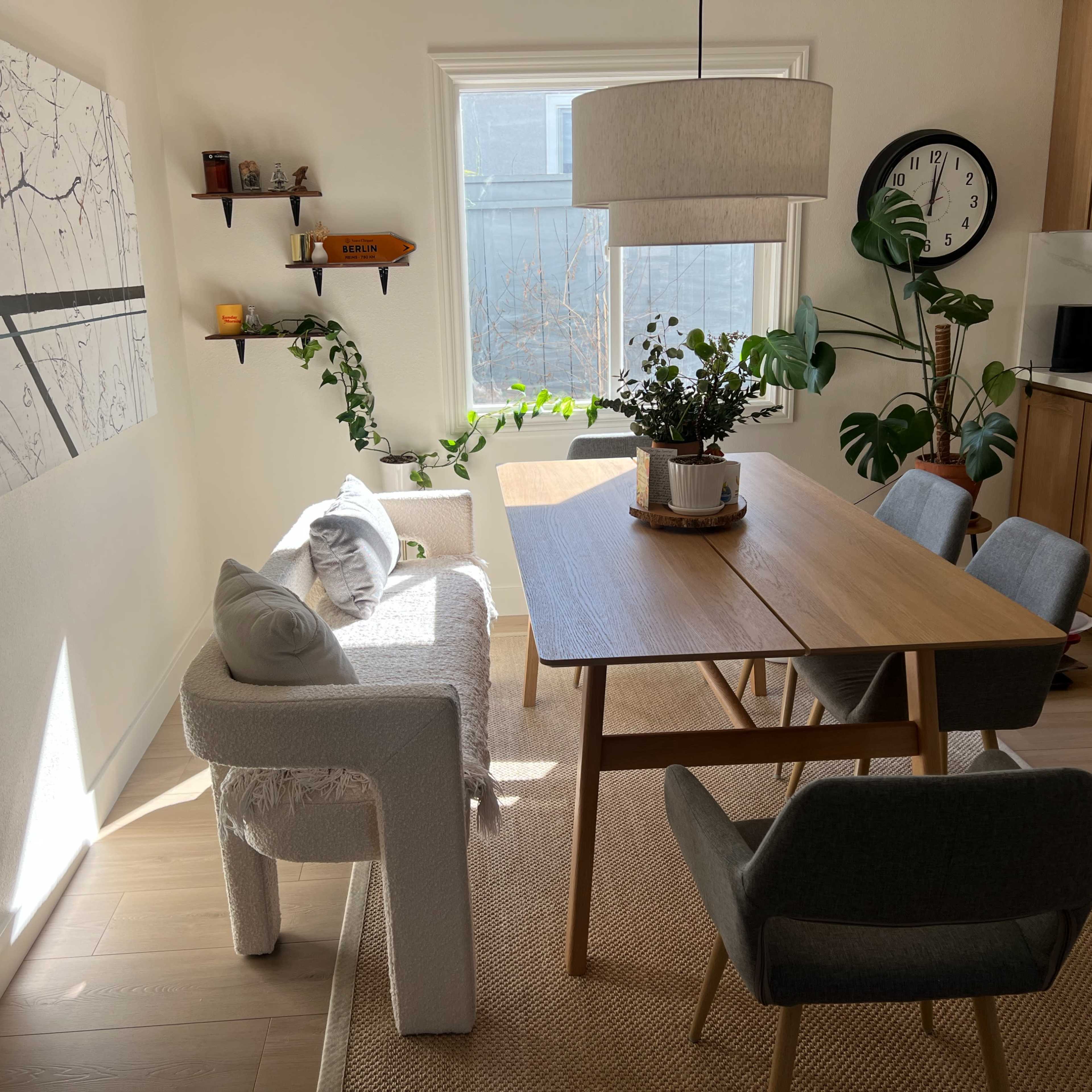 Welcoming 3-Bedroom Open Home with Perfect Yard Image in Mar Vista, Los Angeles, CA