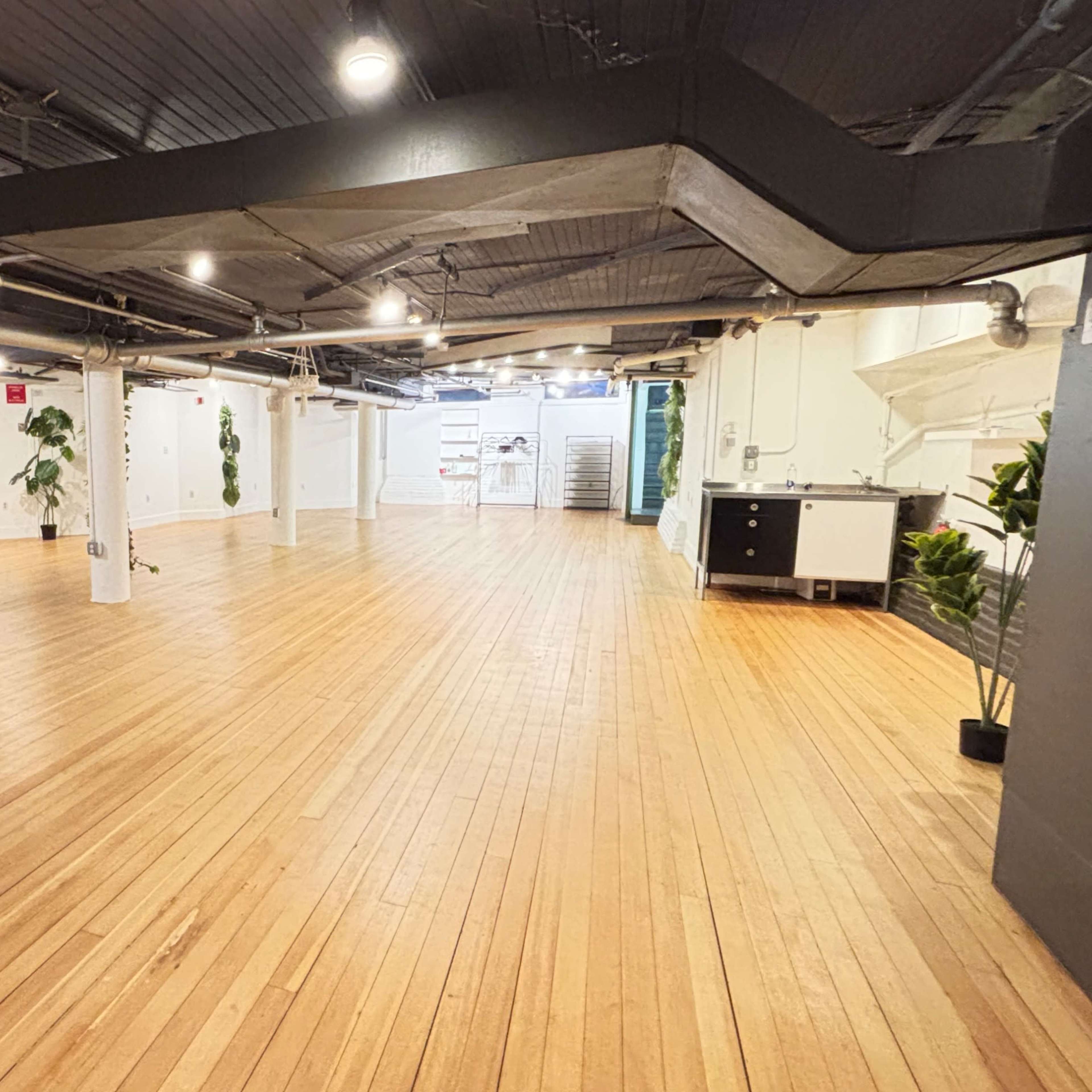 Multipurpose, Spacious & Serene Studio in Boston Image in Leather District, Boston, MA