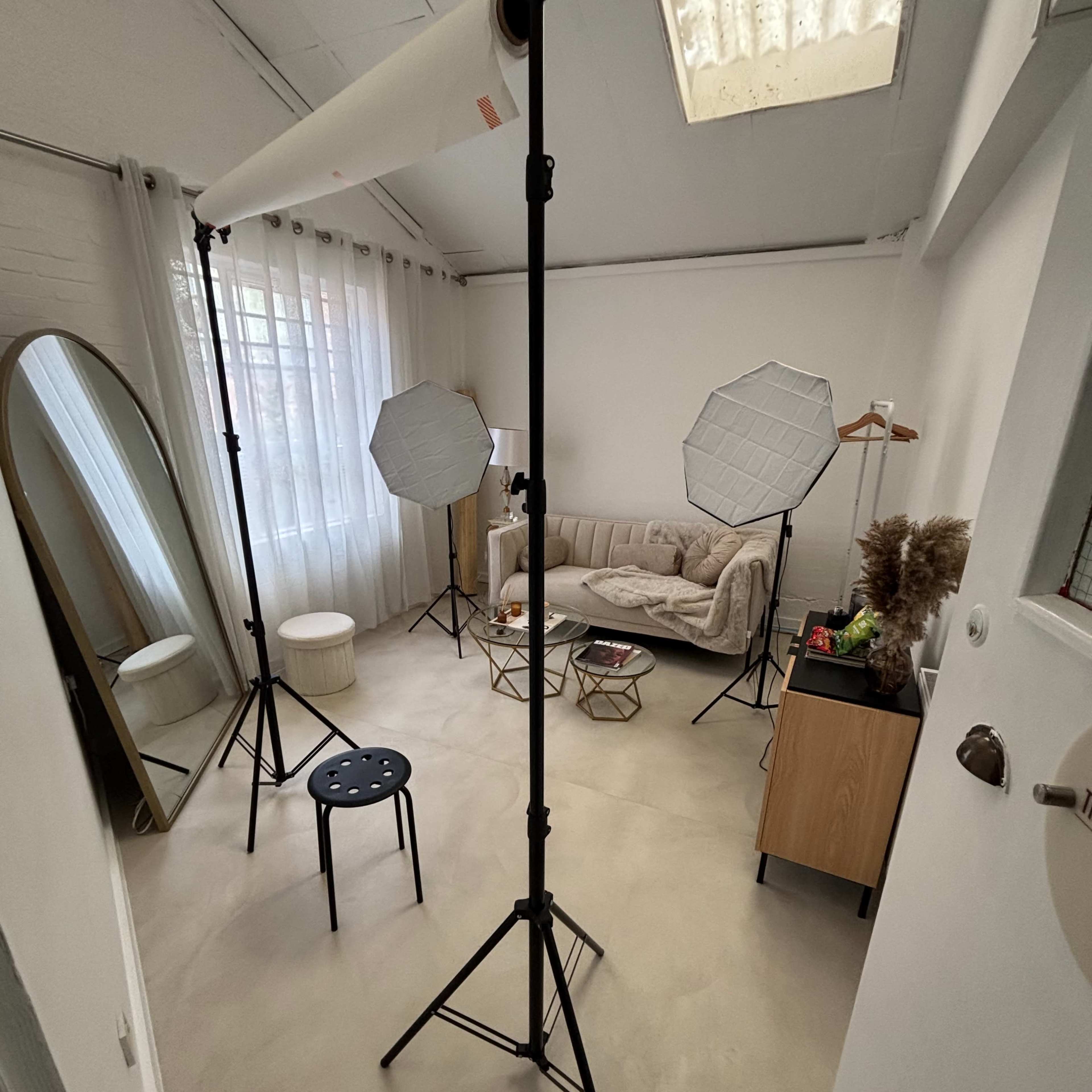 Natural Light Aesthetic Studio Image in Tottenham, London, England