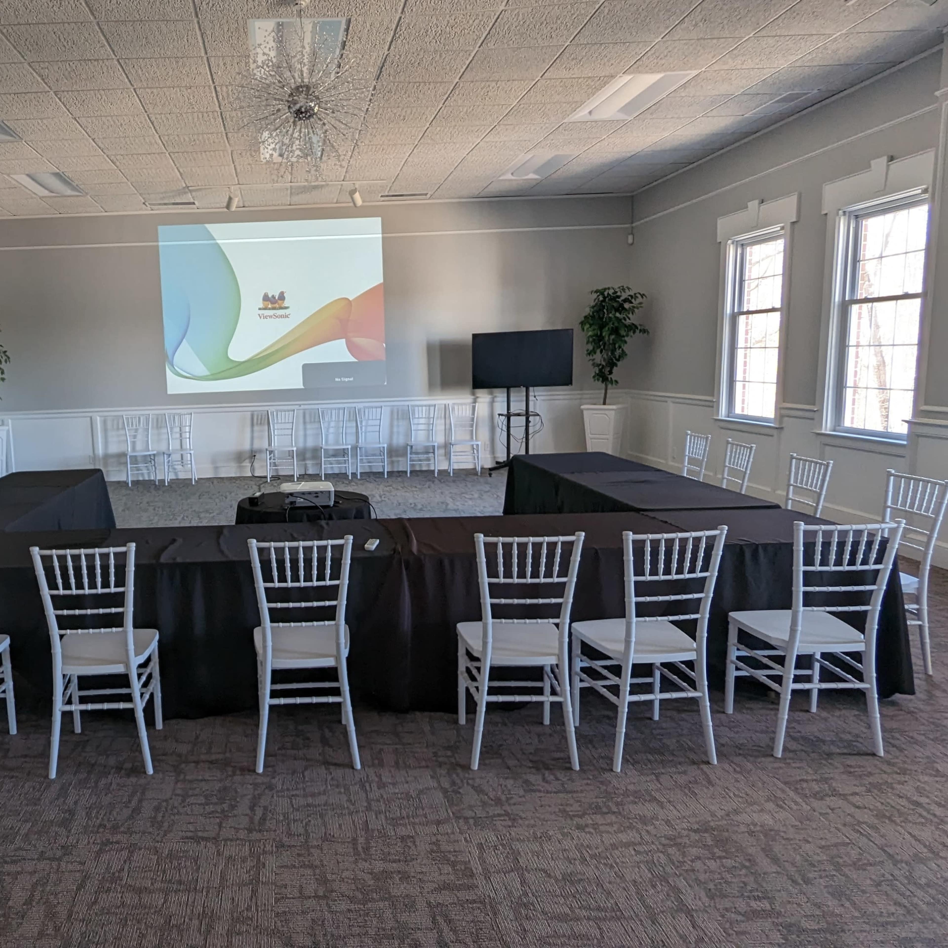 Gorgeous Estate with Lake and Rolling Hills-Meetings Image in , Roxboro, NC