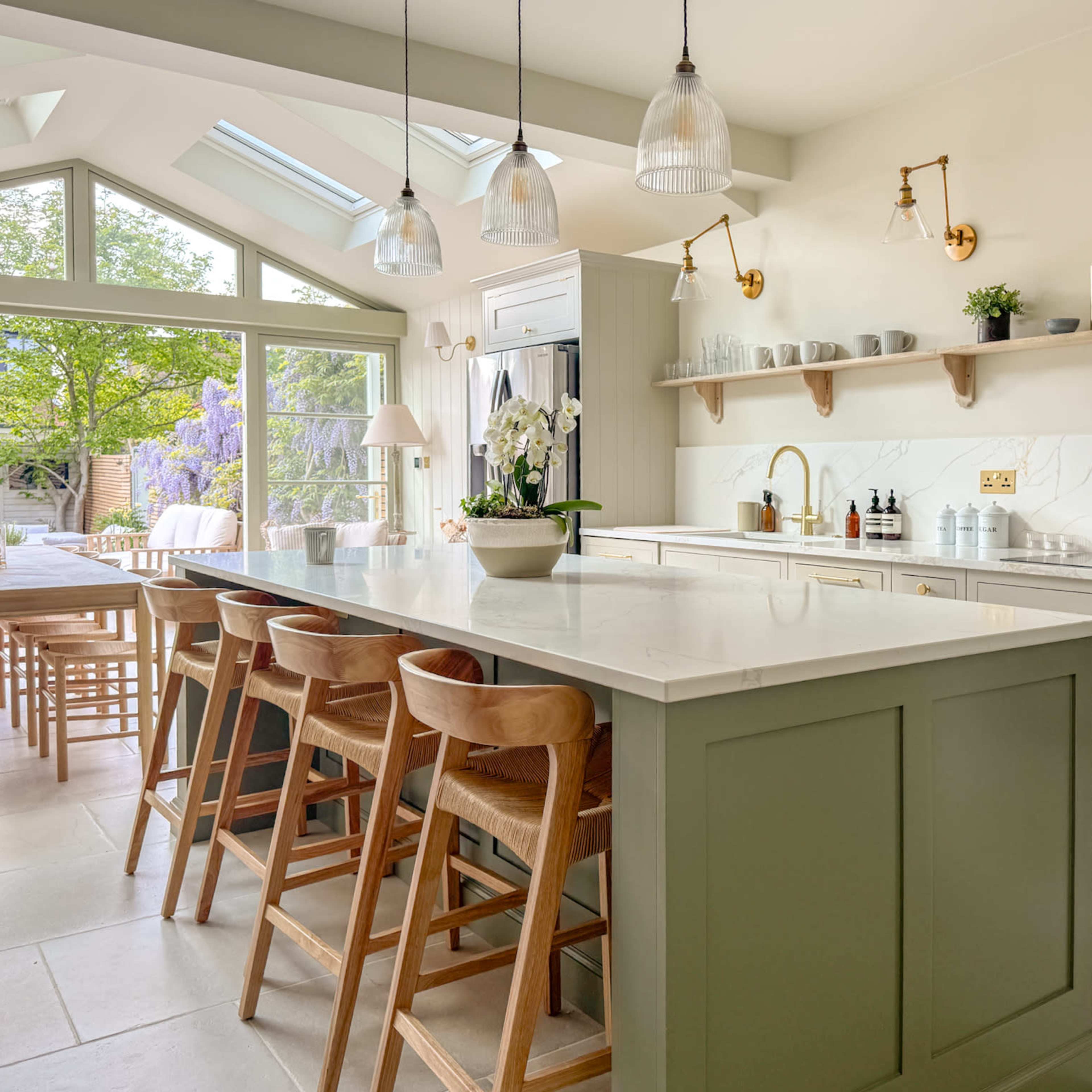 Traditional detached Edwardian house and garden in Surbiton, Greater London Image in Surbiton, Surbiton, England