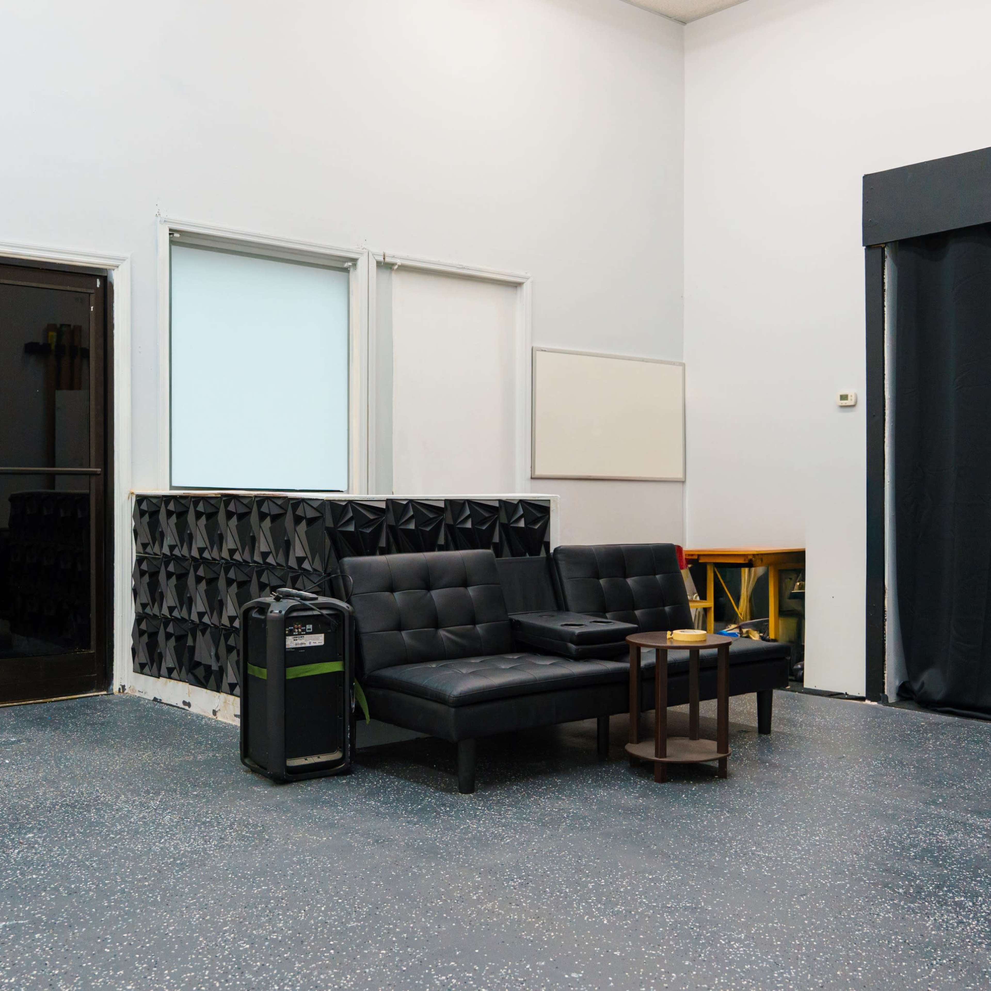 Photography /videography  studio, with cych wall and all the equipment you may need. Image in Fayetteville, Fayetteville, NC
