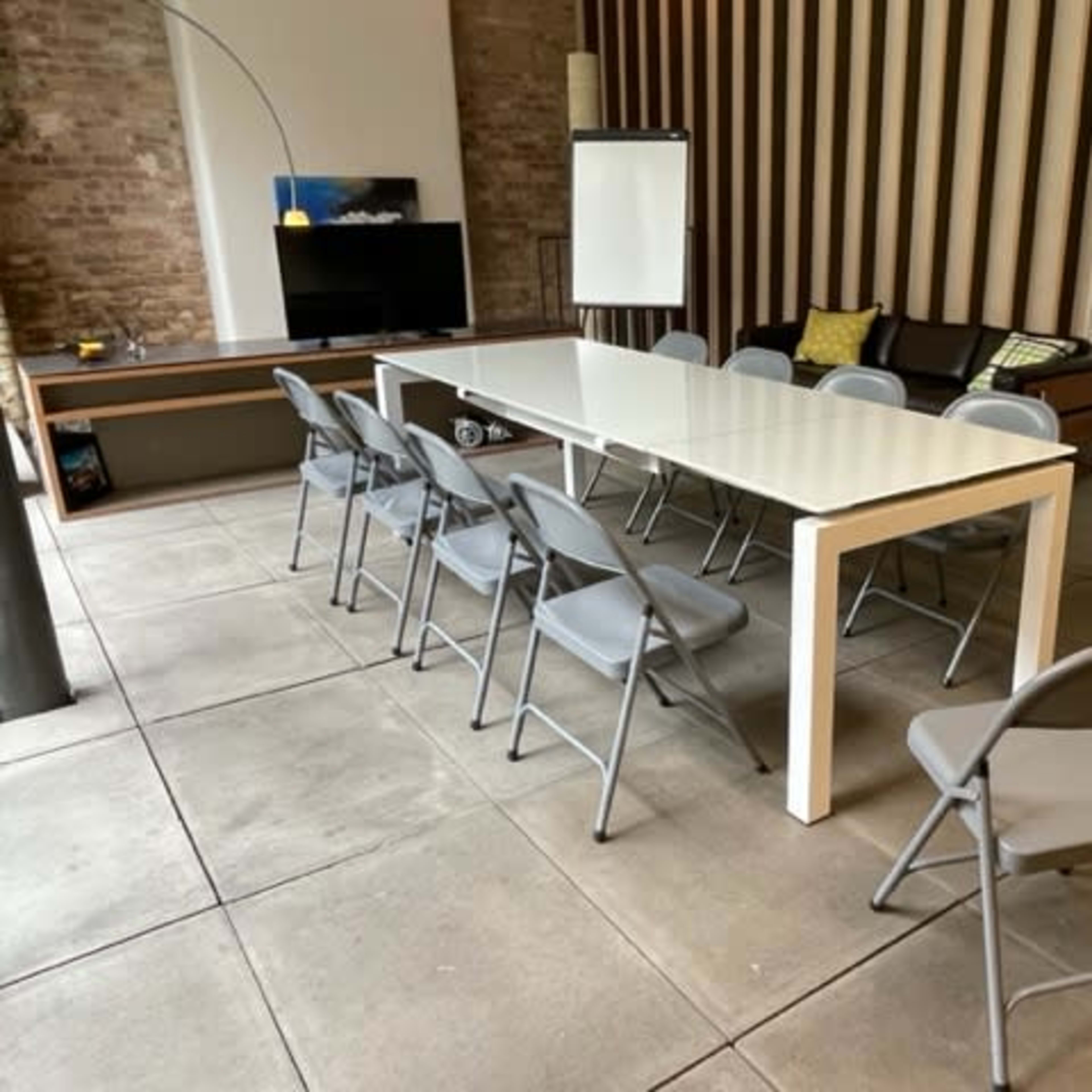 Sizona - Unique 2000 sg ft Warehouse Location for Meetings Image in Finsbury, London, England