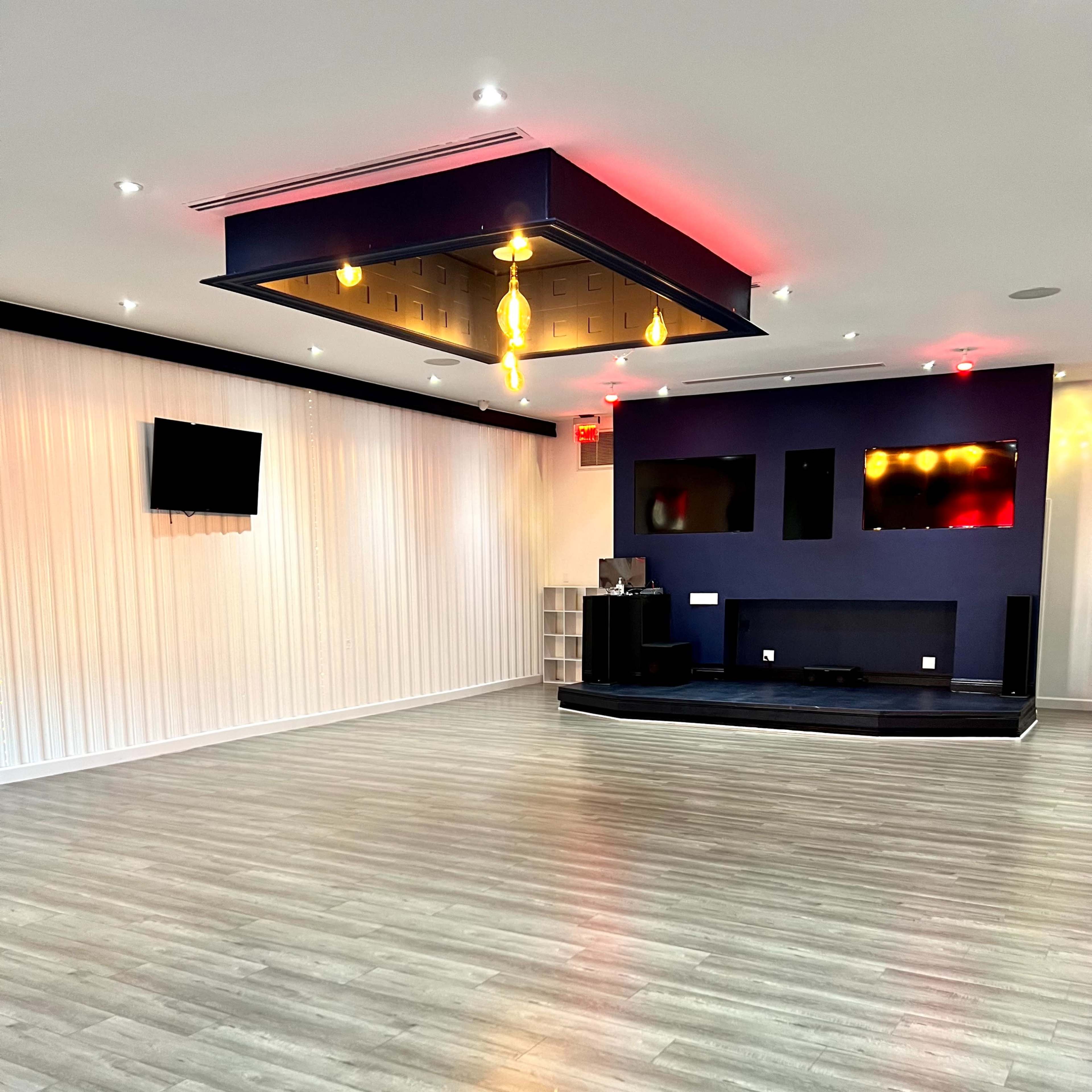 Elegant Event Studio Image in Burbank, Burbank, CA