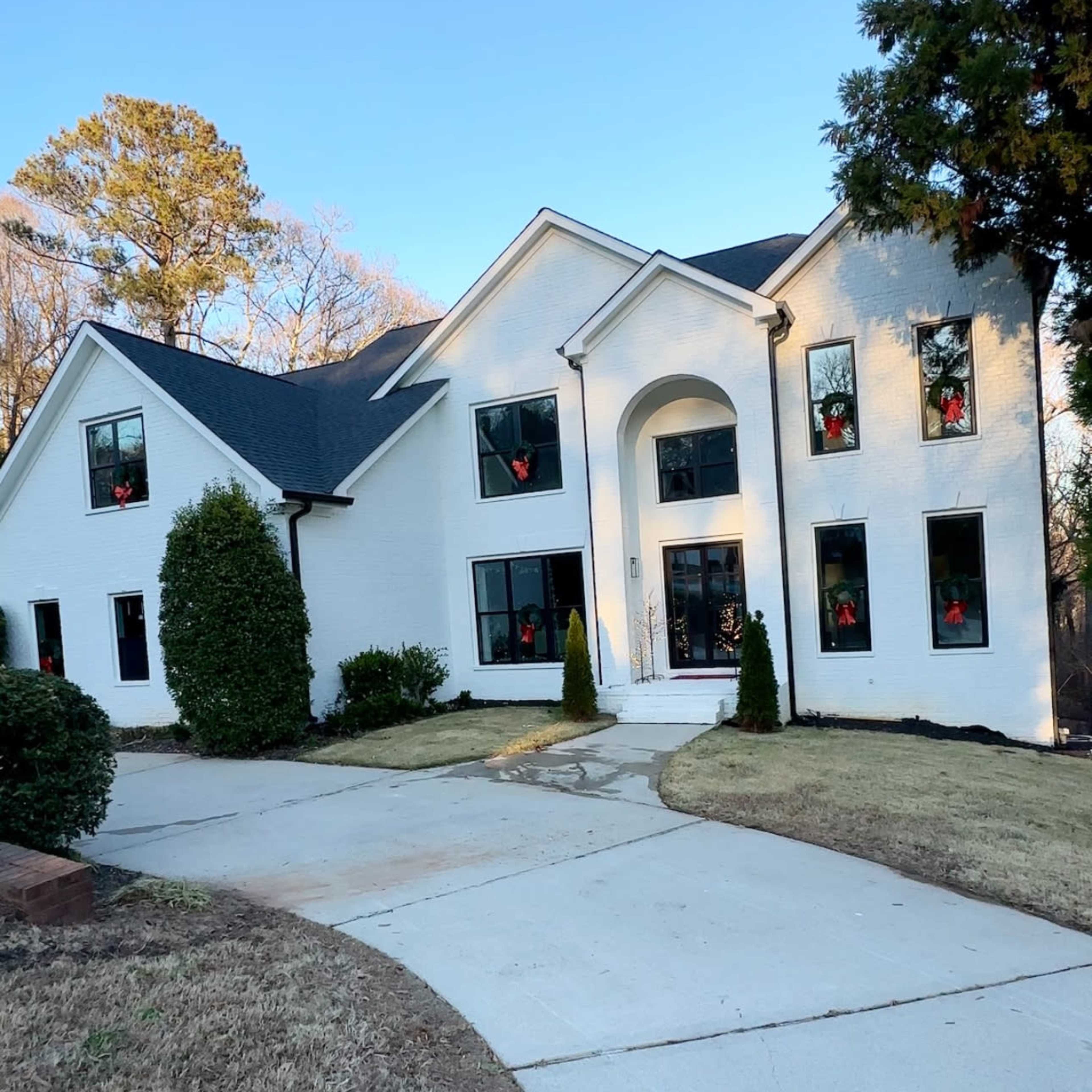 Luxurious Modern Whitehouse Haven – Ideal for Intimate Events and Productions Image in Vinings Estates, Mableton, GA