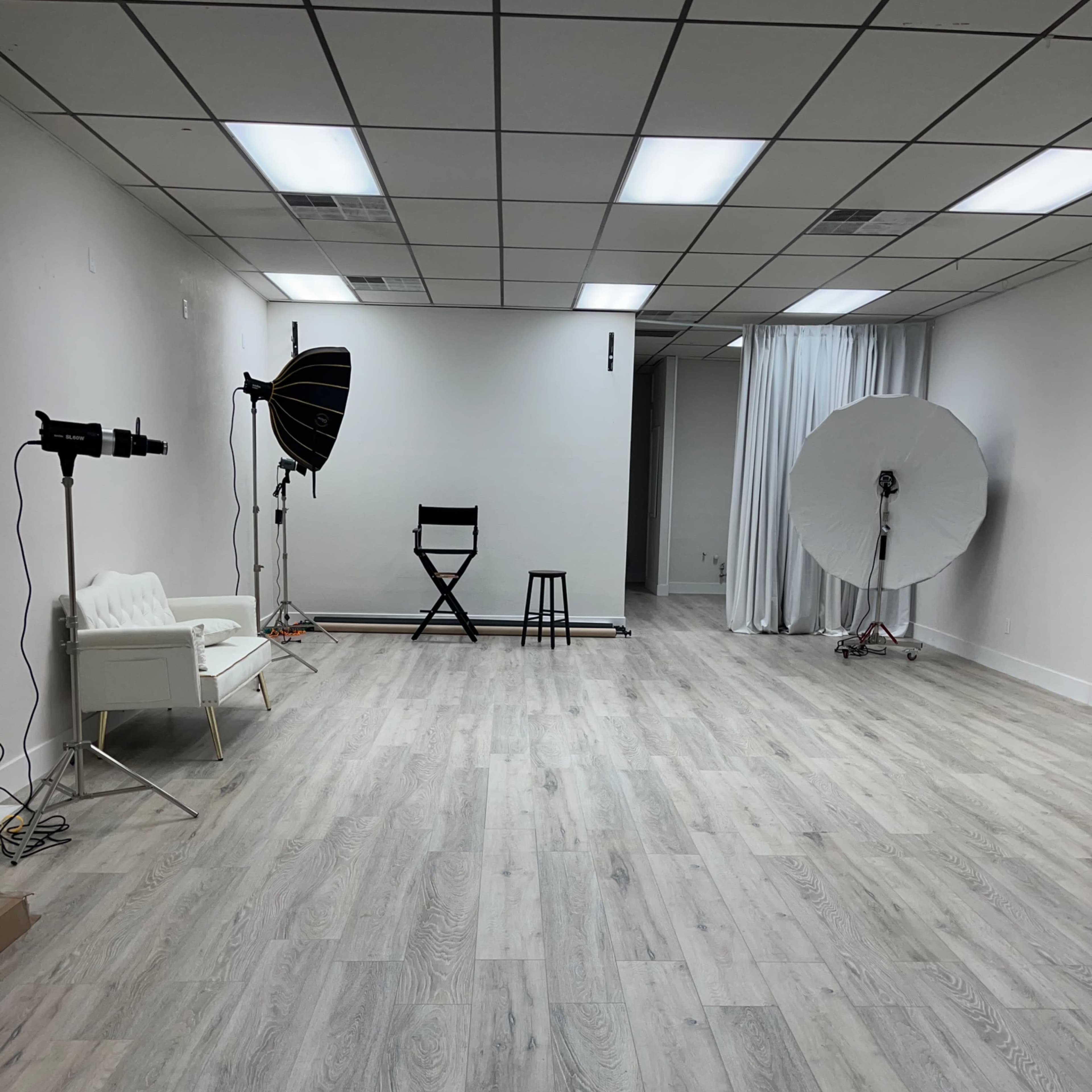 Photography Studio in the Deer Park/Pasadena, Texas Area Image in Spencer View Terrace, Deer Park, TX
