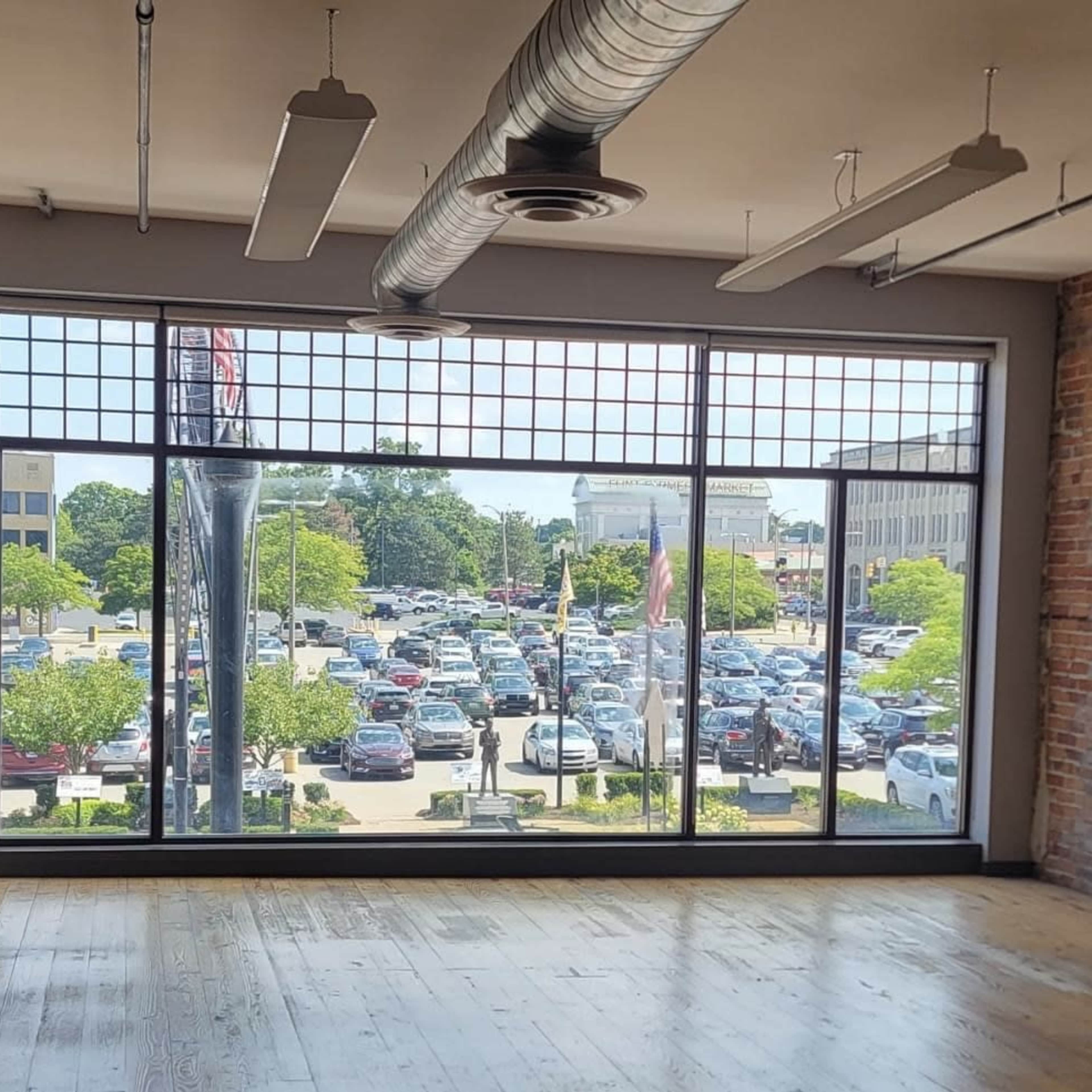 Spacious downtown studio with amazing city view Image in Downtown, Flint, MI